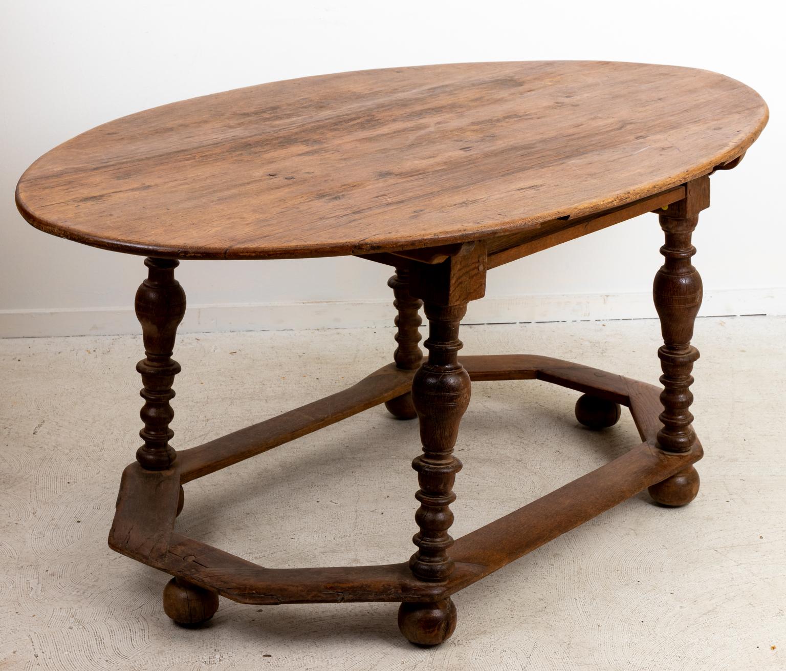 19th Century English Oak Oval Table 2