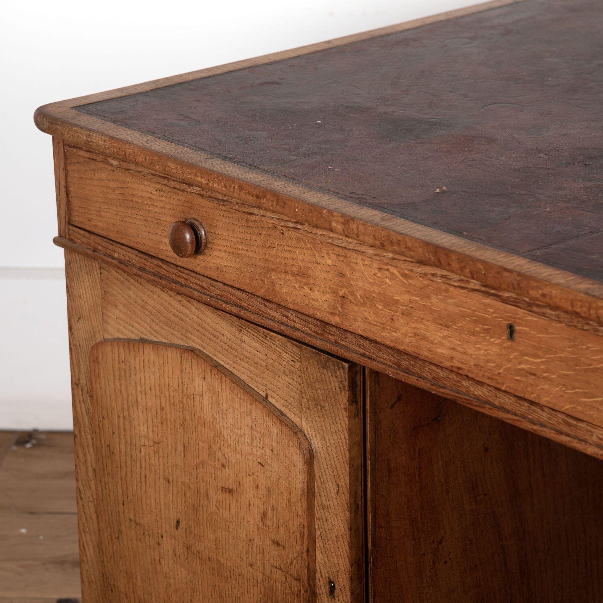19th Century English Oak Partners Desk For Sale 2