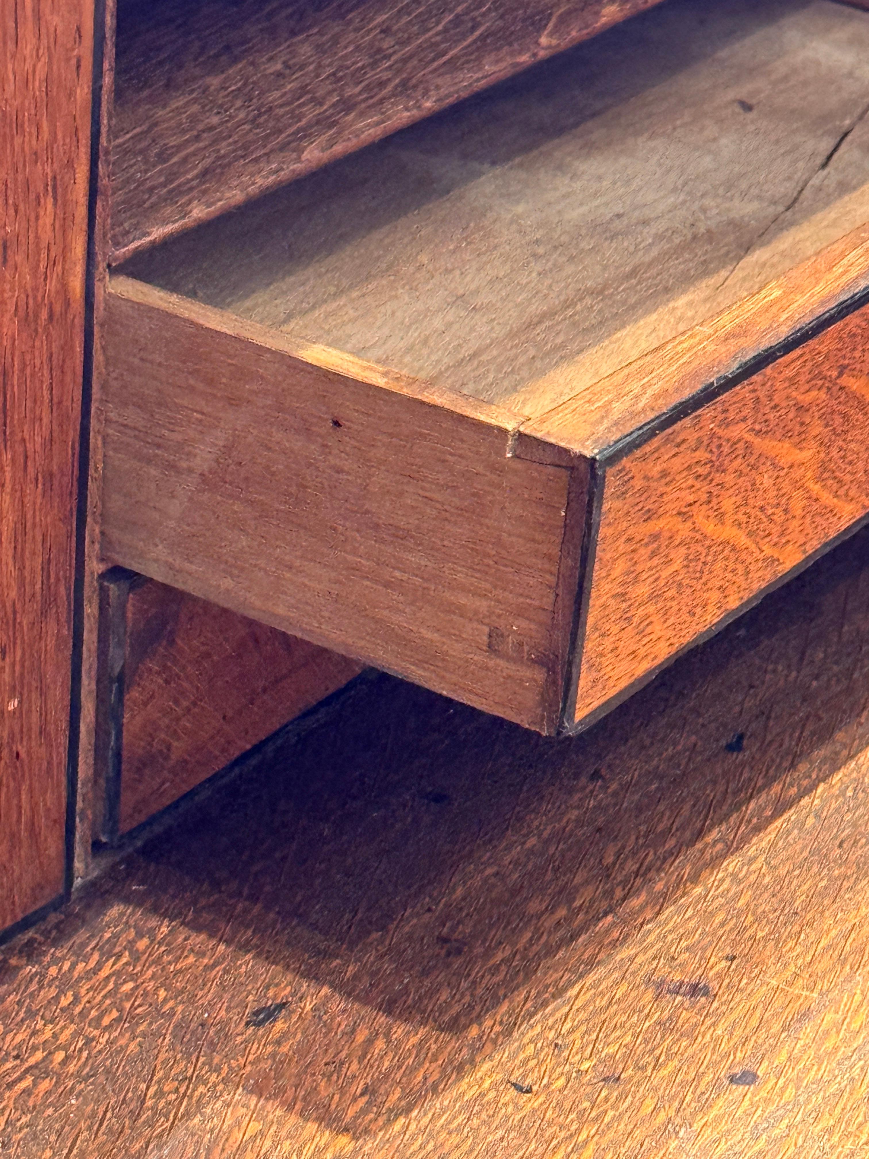 Englischer Eichenholzsekretär des 19. Jahrhunderts im Angebot 8