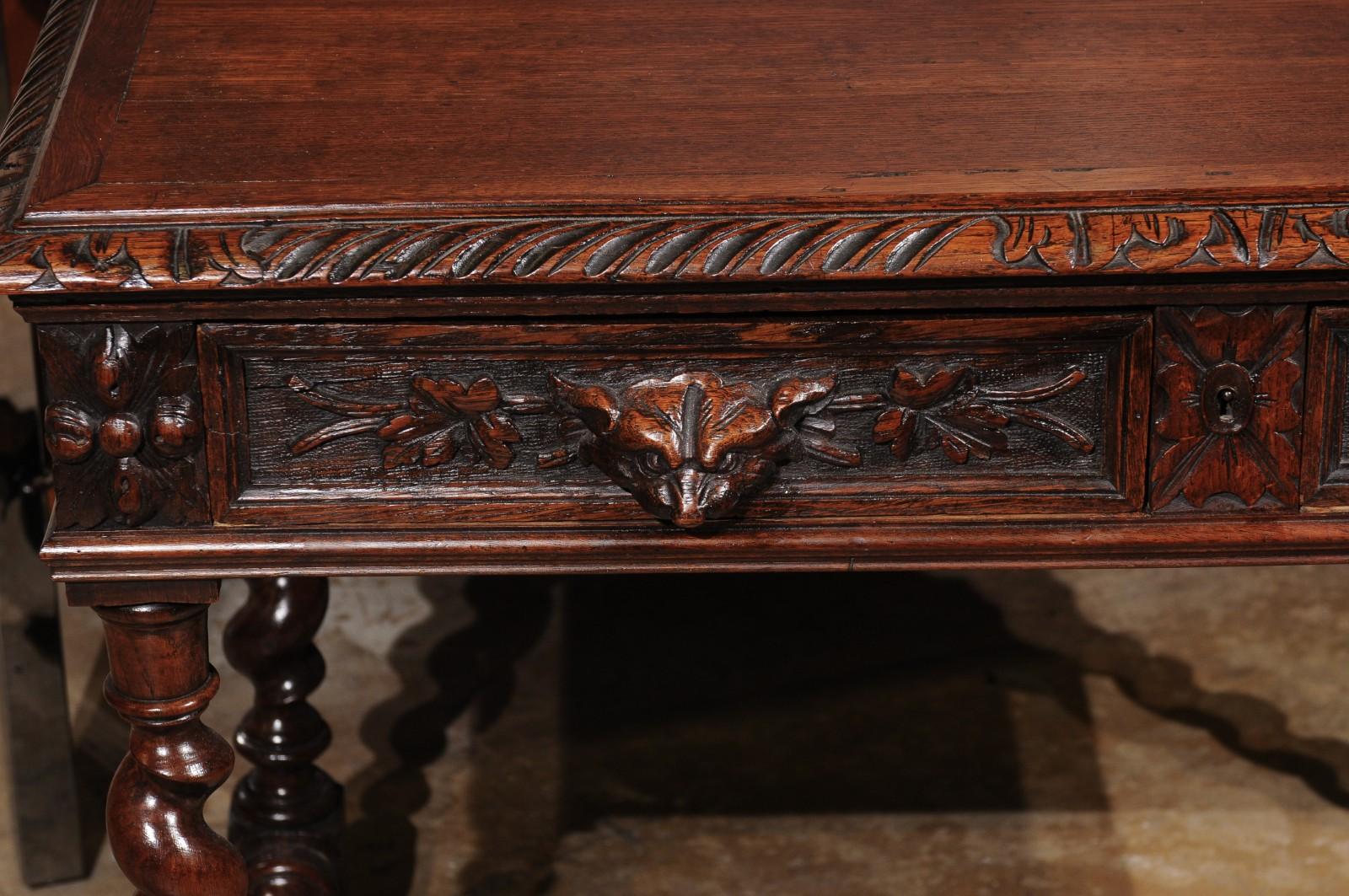 Tavolo inglese del XIX secolo in Oak con gambe a torsione d'orzo e cassetti intagliati a volpe
