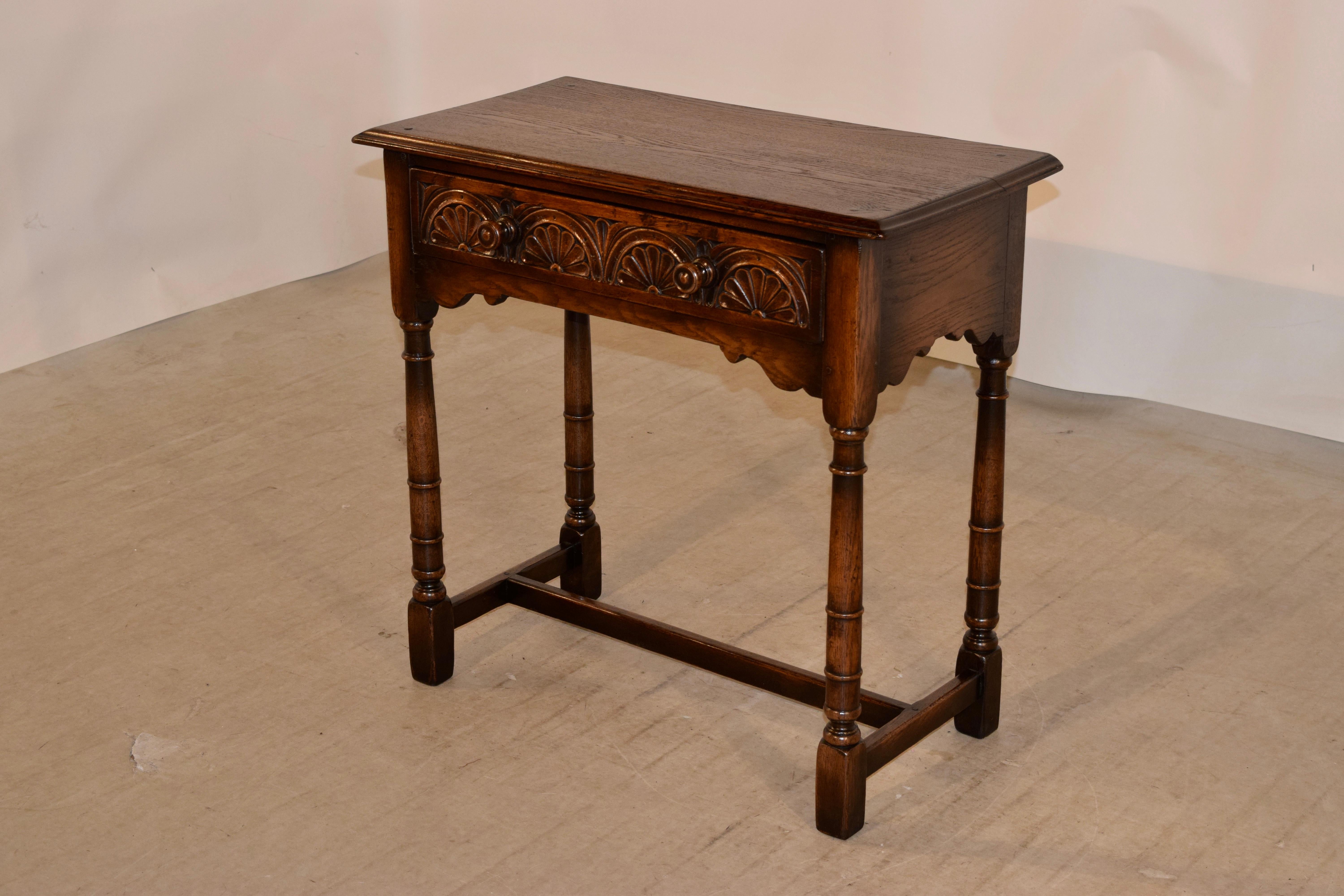 19th Century English Oak Side Table In Good Condition In High Point, NC