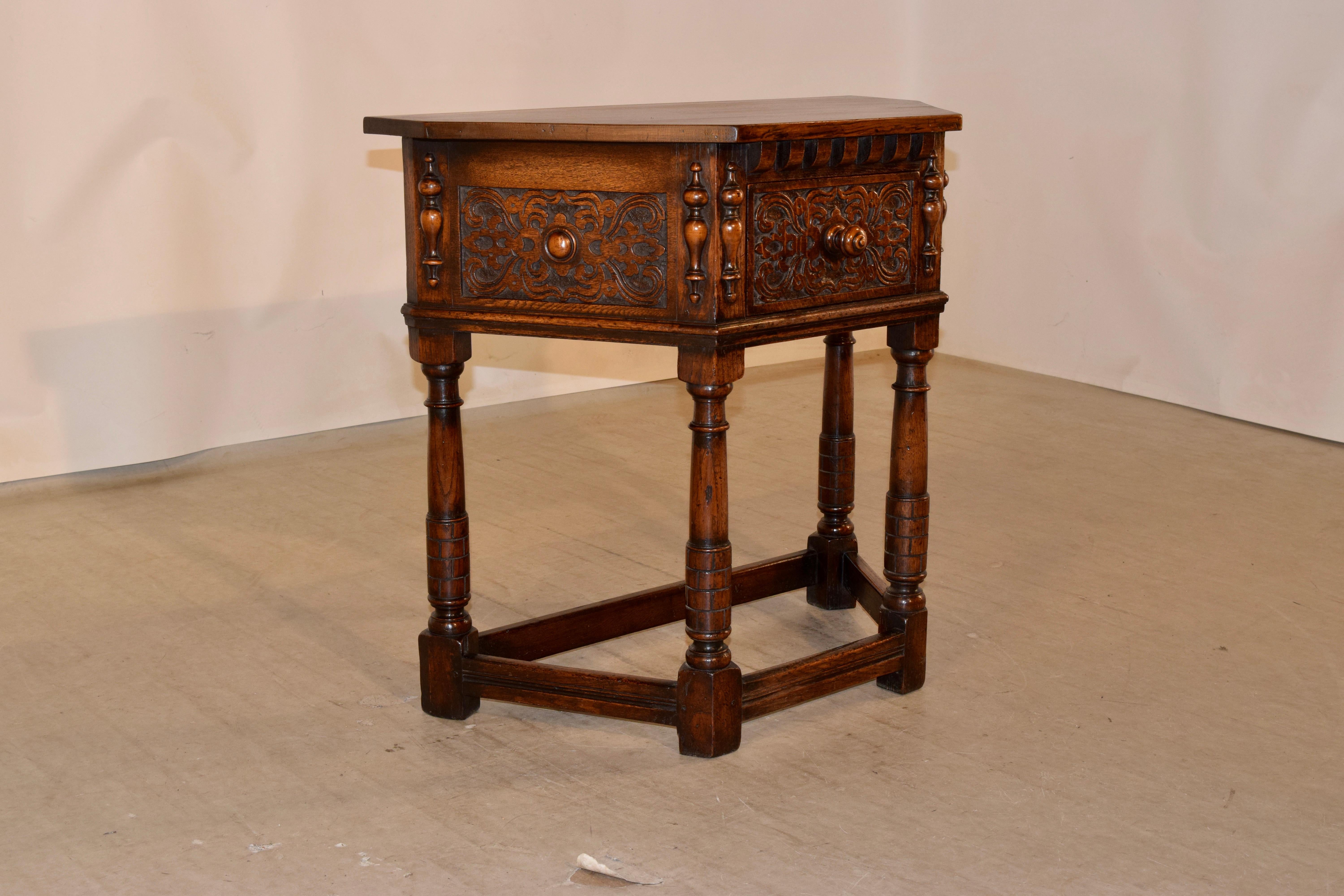 19th Century English Oak Side Table In Good Condition In High Point, NC