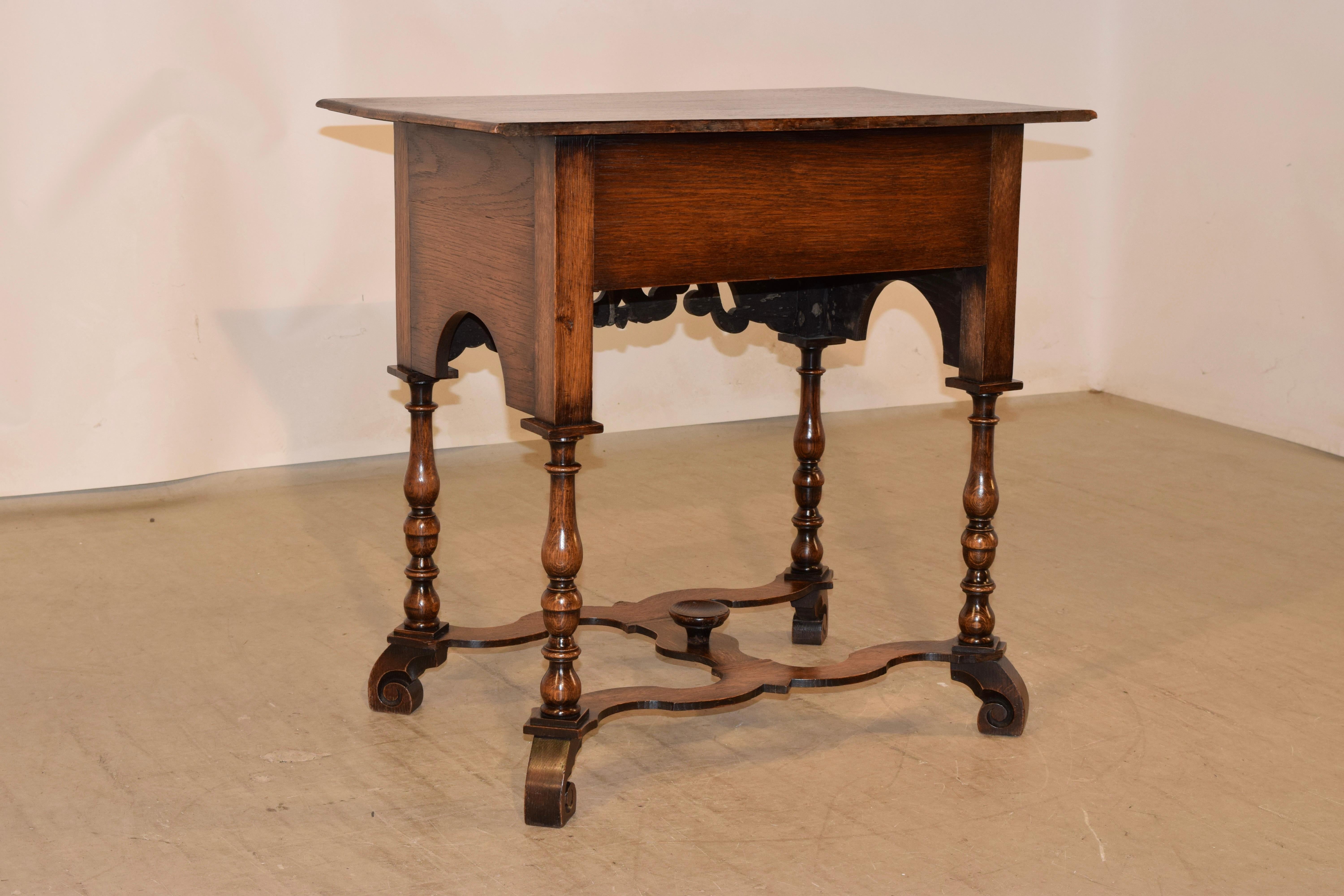 19th Century English Oak Side Table For Sale 3