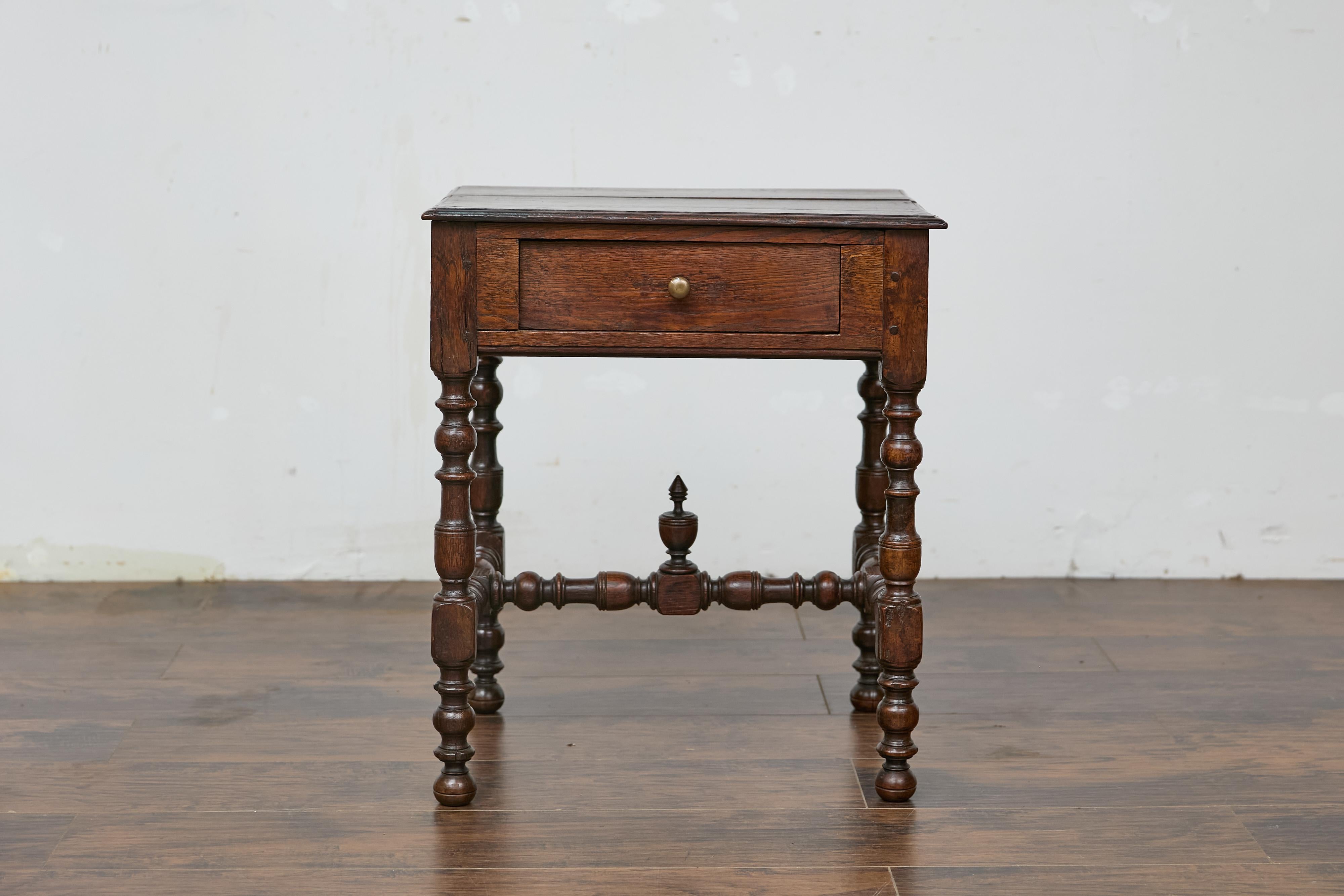 19th Century English Oak Side Table with Lift Top, Drawer, and Turned Legs en vente 12