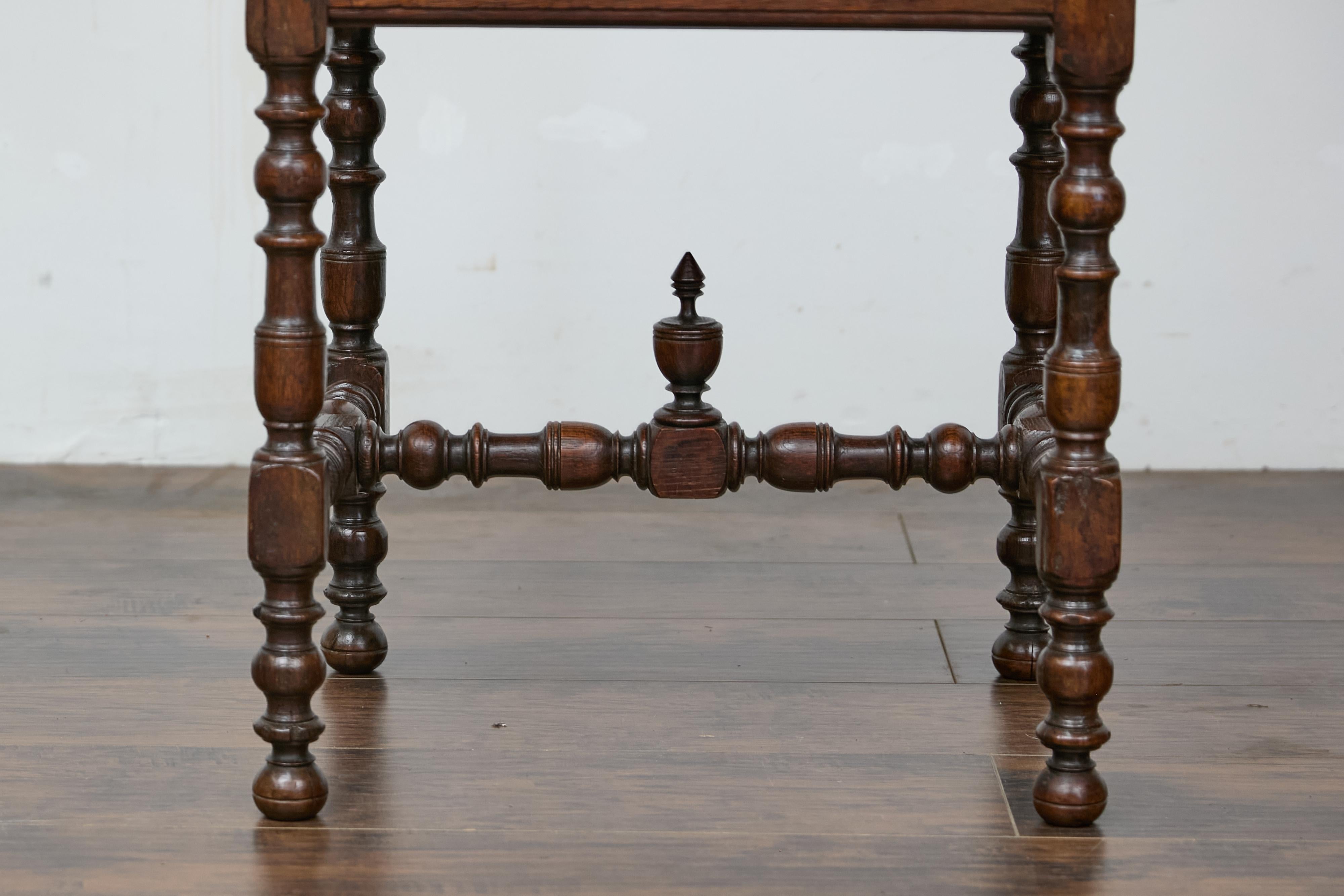 Anglais 19th Century English Oak Side Table with Lift Top, Drawer, and Turned Legs en vente