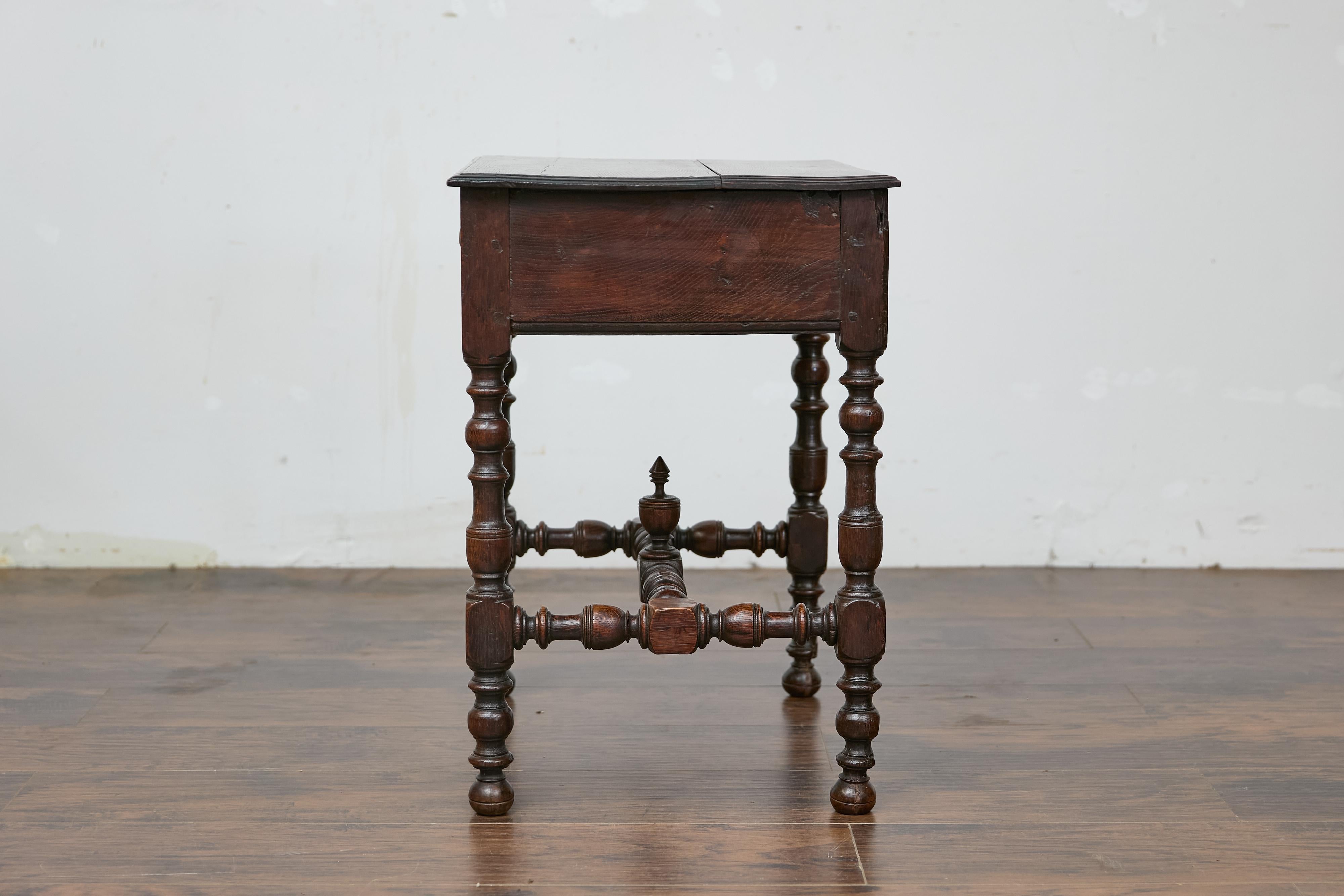 XIXe siècle 19th Century English Oak Side Table with Lift Top, Drawer, and Turned Legs en vente