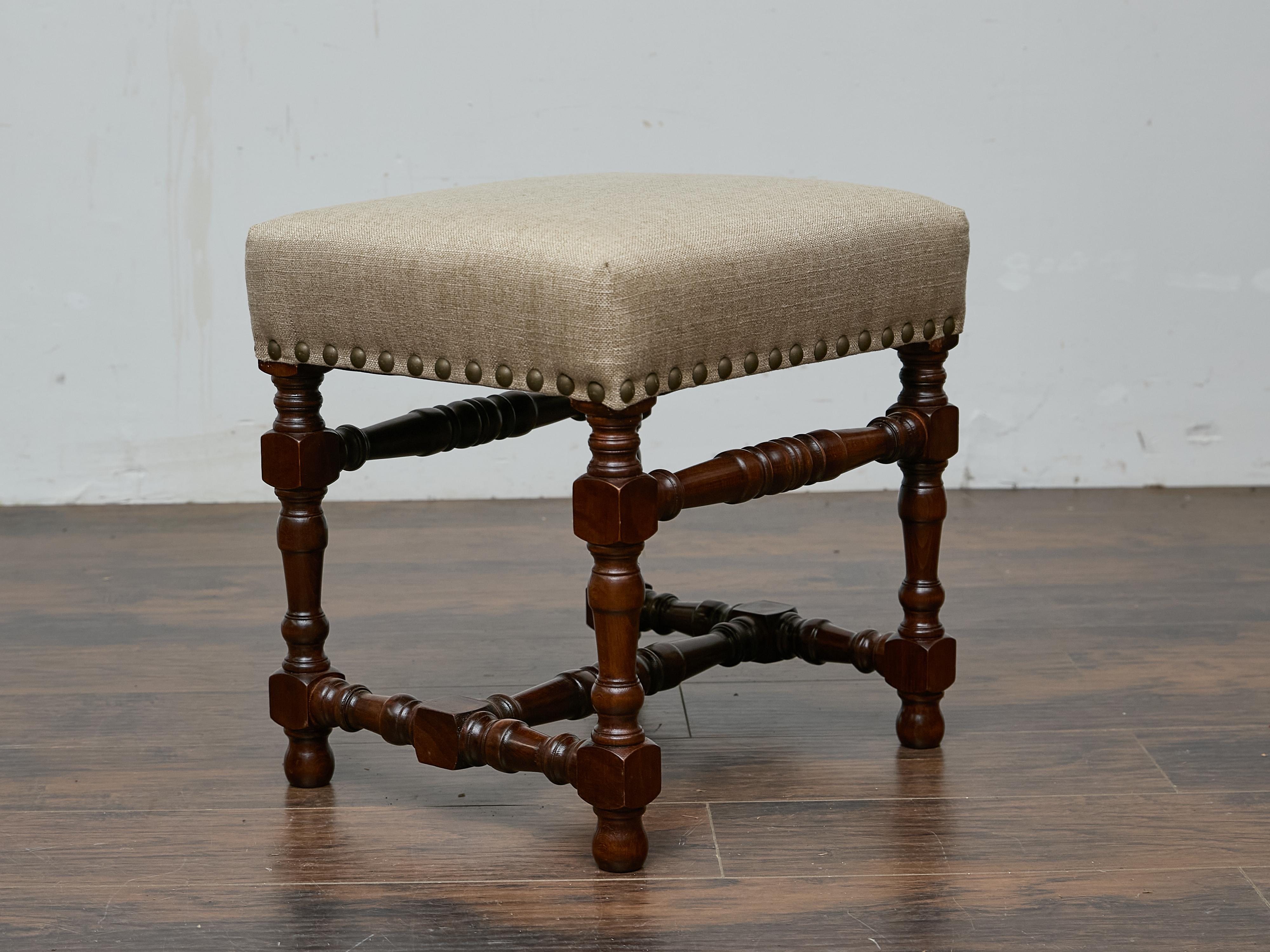 Tornito Sgabello inglese del XIX secolo in Oak con rivestimento in lino personalizzato e gambe tornite in vendita