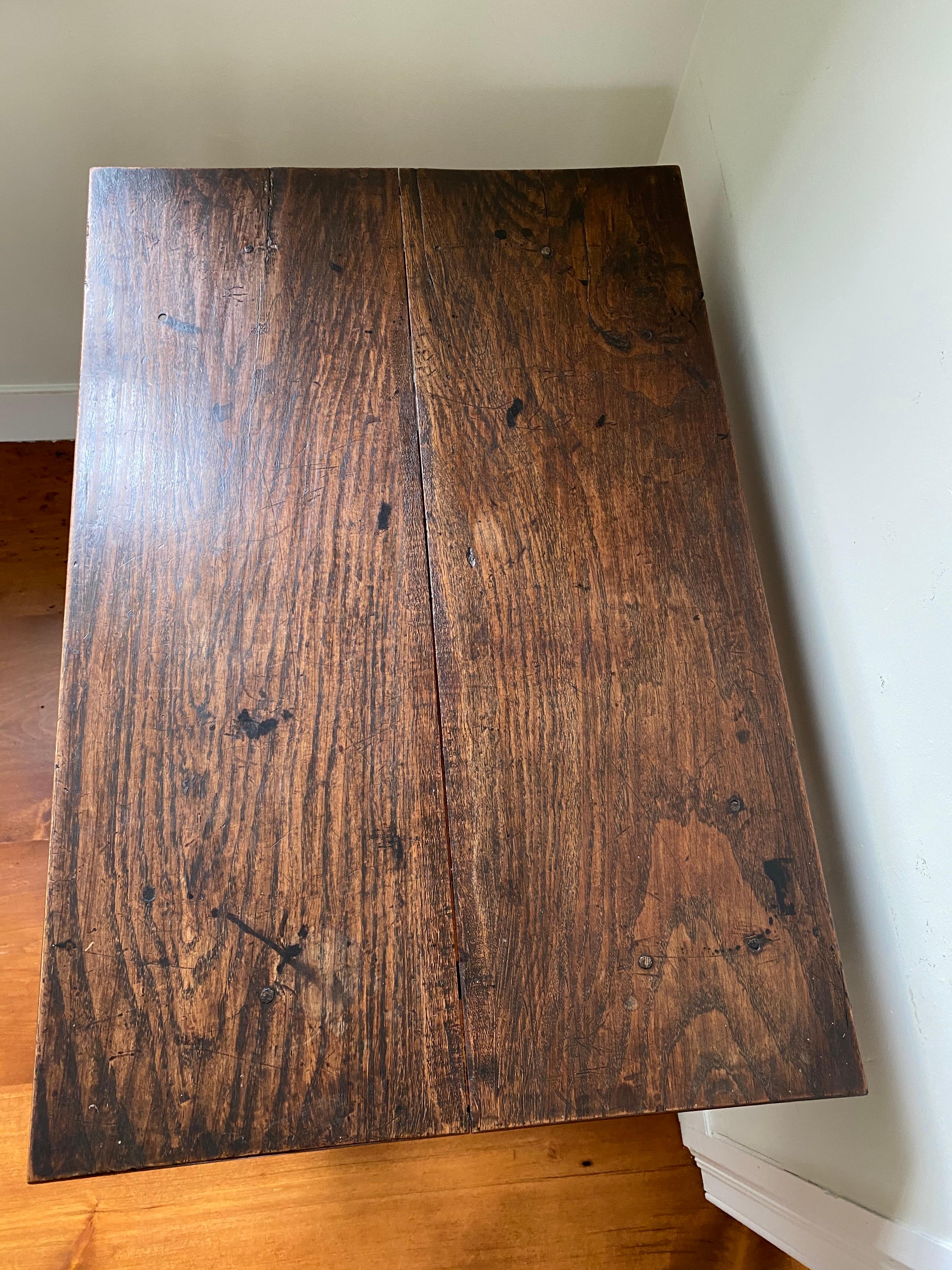 19th Century, English Oak Tavern Table with Bold Scalloped Skirt 1