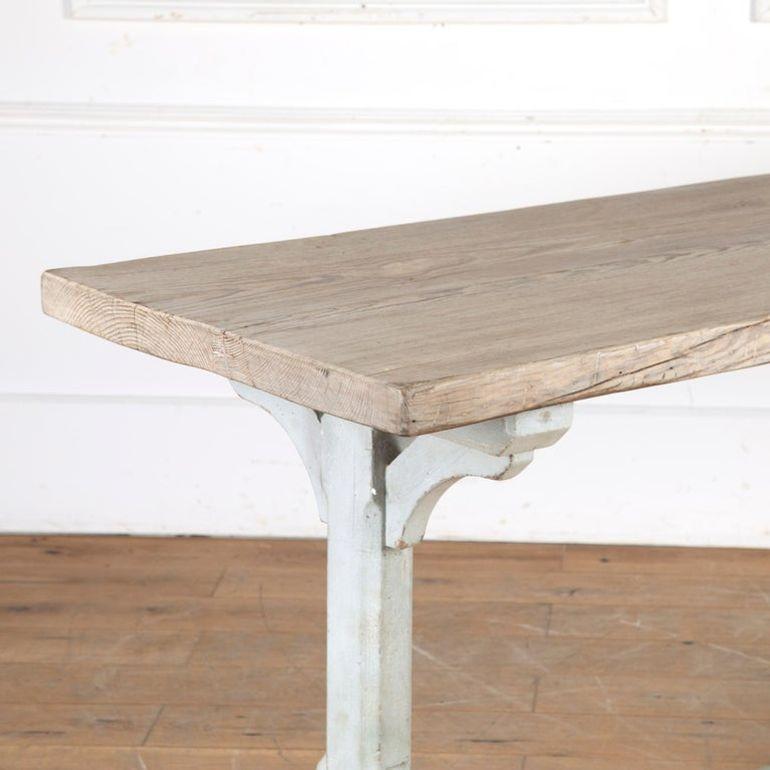 Anglais Table à tréteaux en chêne anglais du XIXe siècle en vente