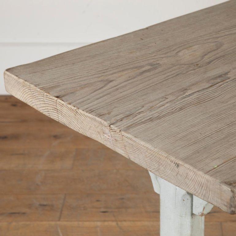 Table à tréteaux en chêne anglais du XIXe siècle en vente 1