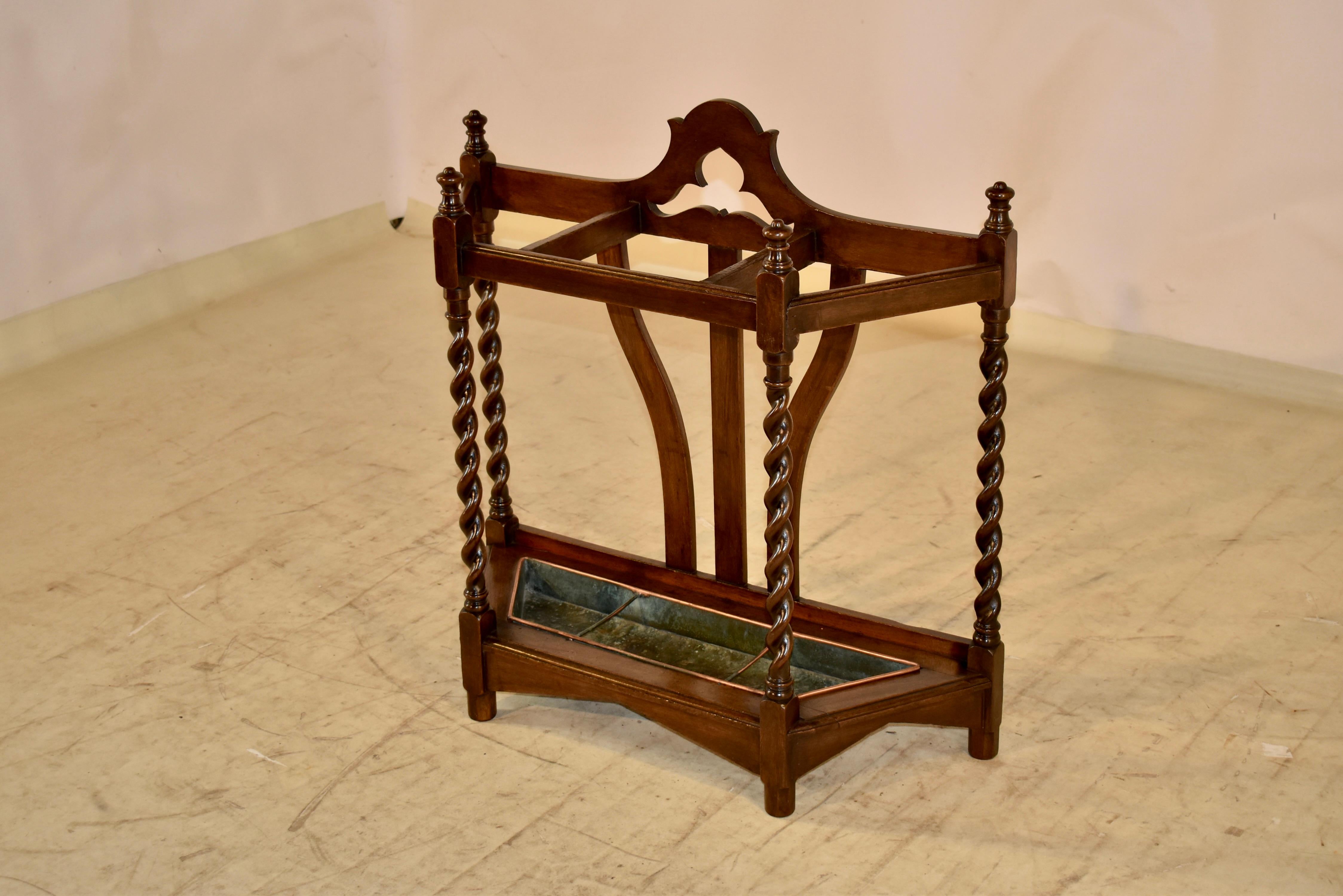 19th Century English Oak Umbrella Stand In Good Condition For Sale In High Point, NC