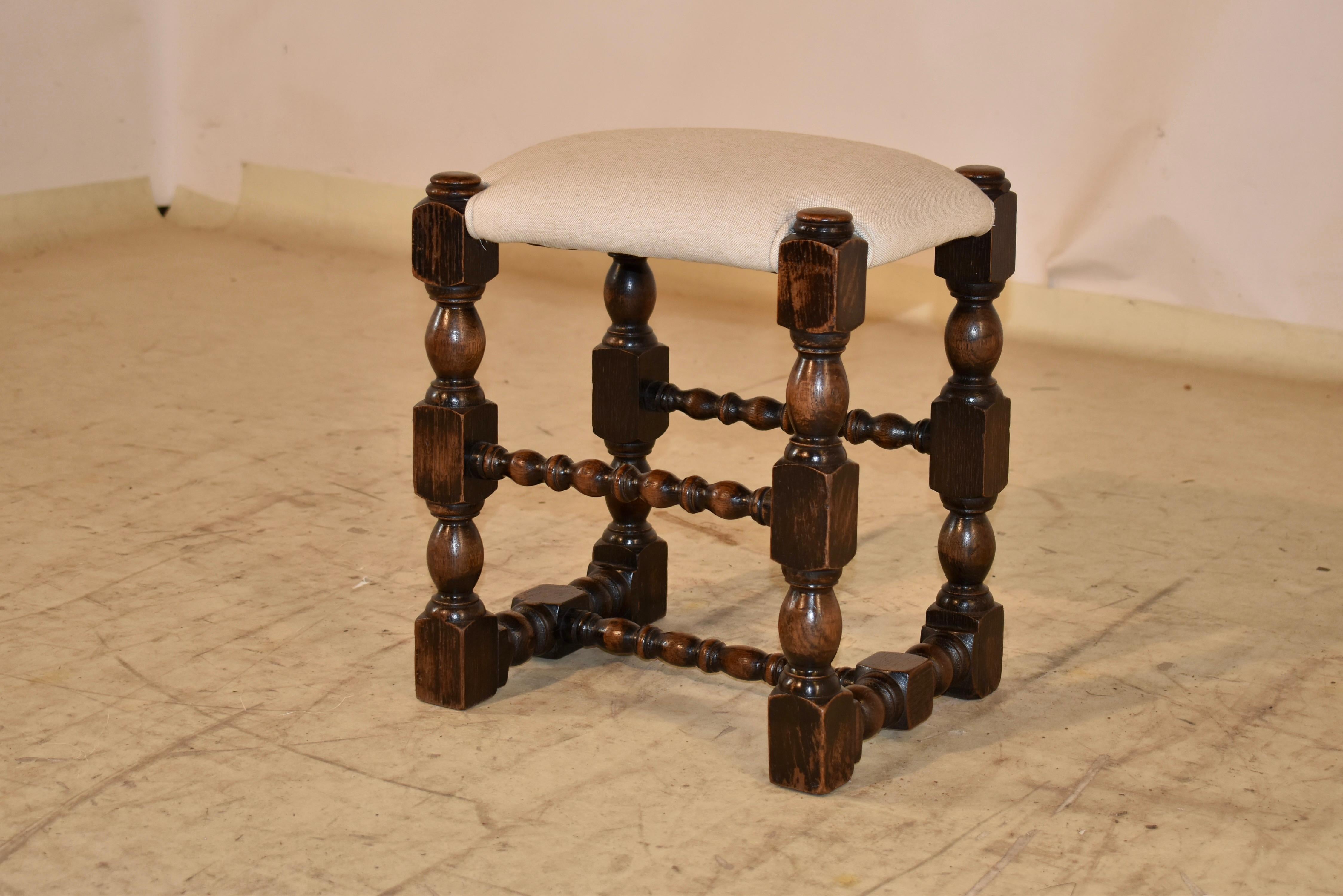 Inglese Sgabello imbottito in Oak inglese del XIX secolo in vendita