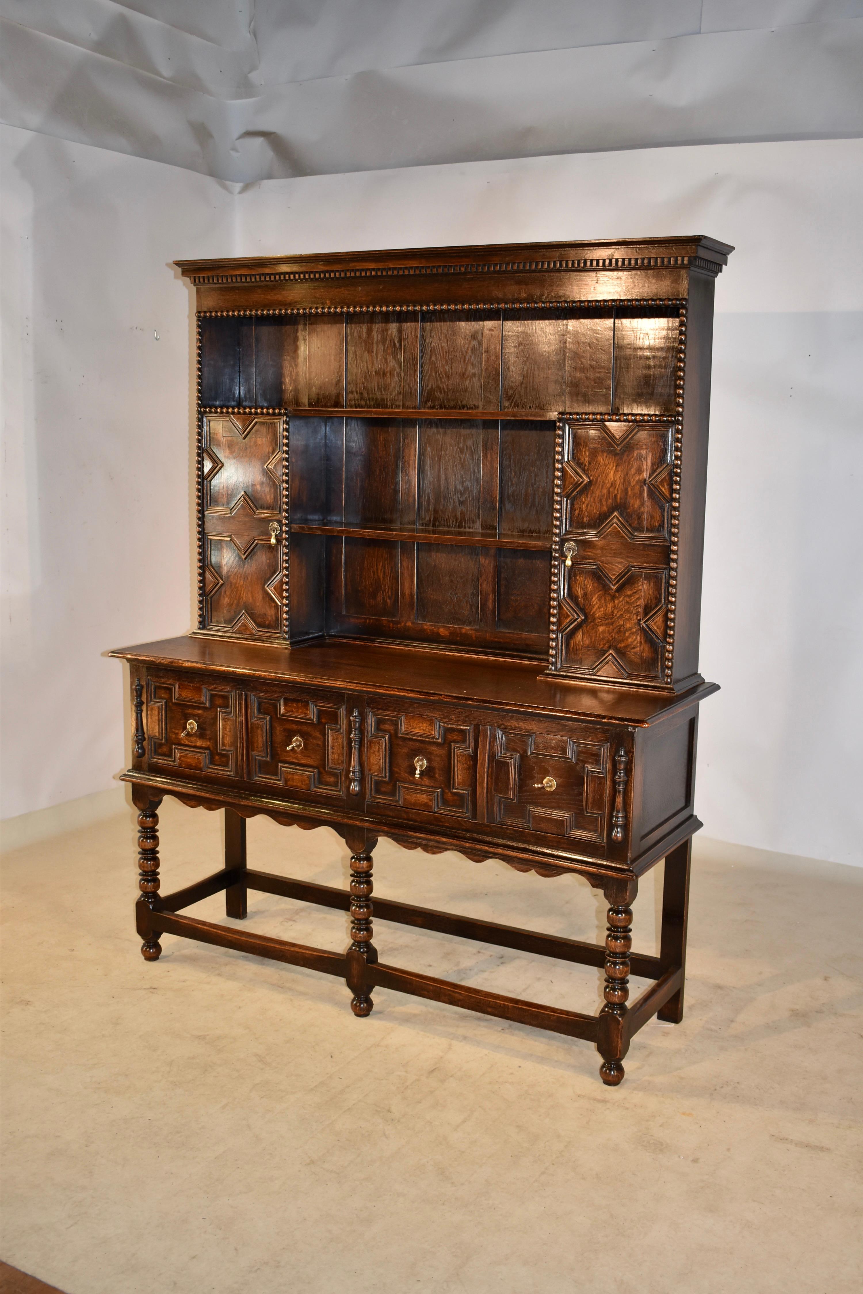 19th Century English Oak Welsh Cupboard In Good Condition In High Point, NC