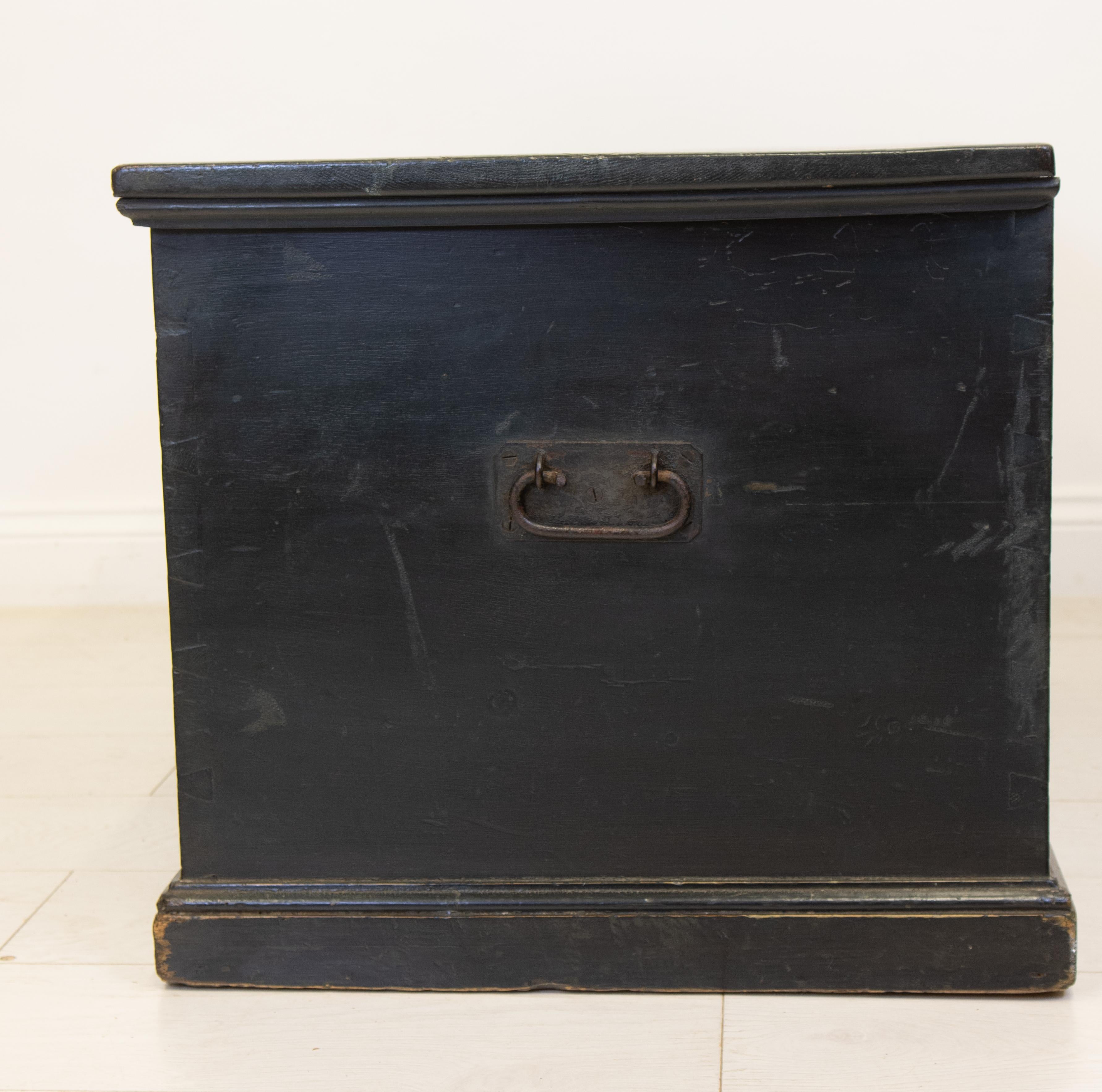 19th Century English Original Painted Dark Prussian Blue Blanket Chest For Sale 6