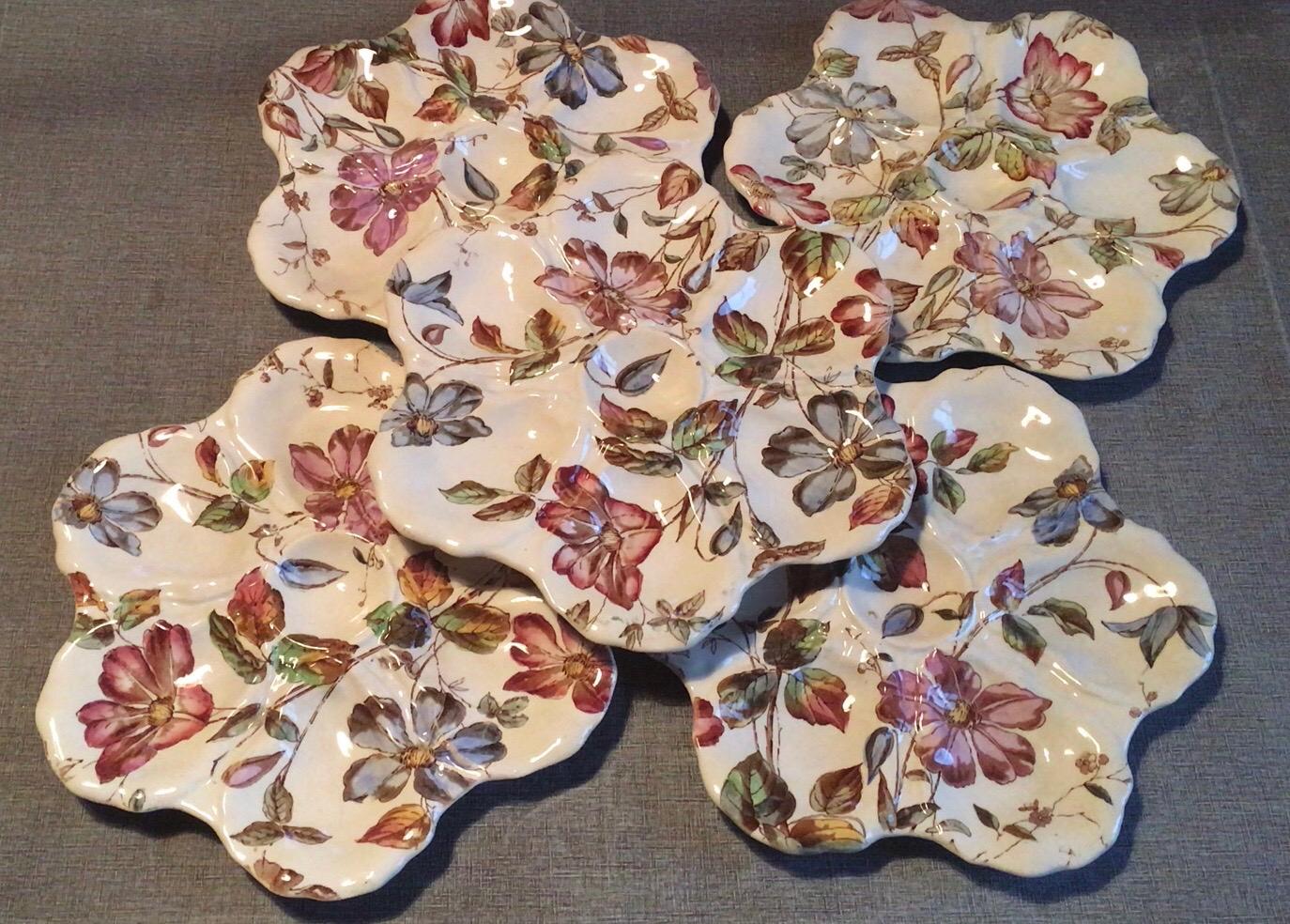 19th Century English Oyster Plate with Flowers Adderley In Good Condition In Austin, TX