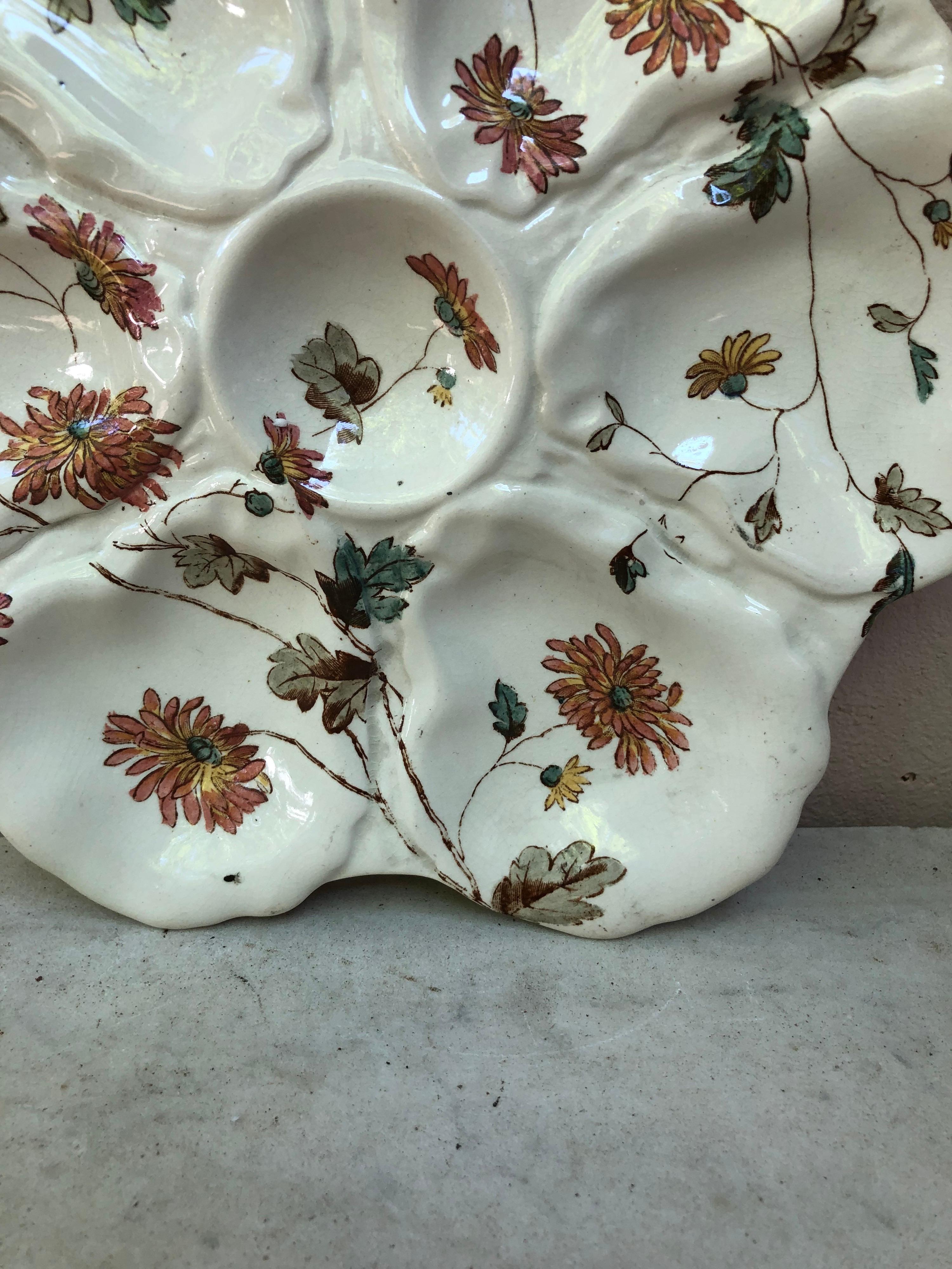 19th Century English Oyster Plate with Flowers Adderley In Good Condition In Austin, TX