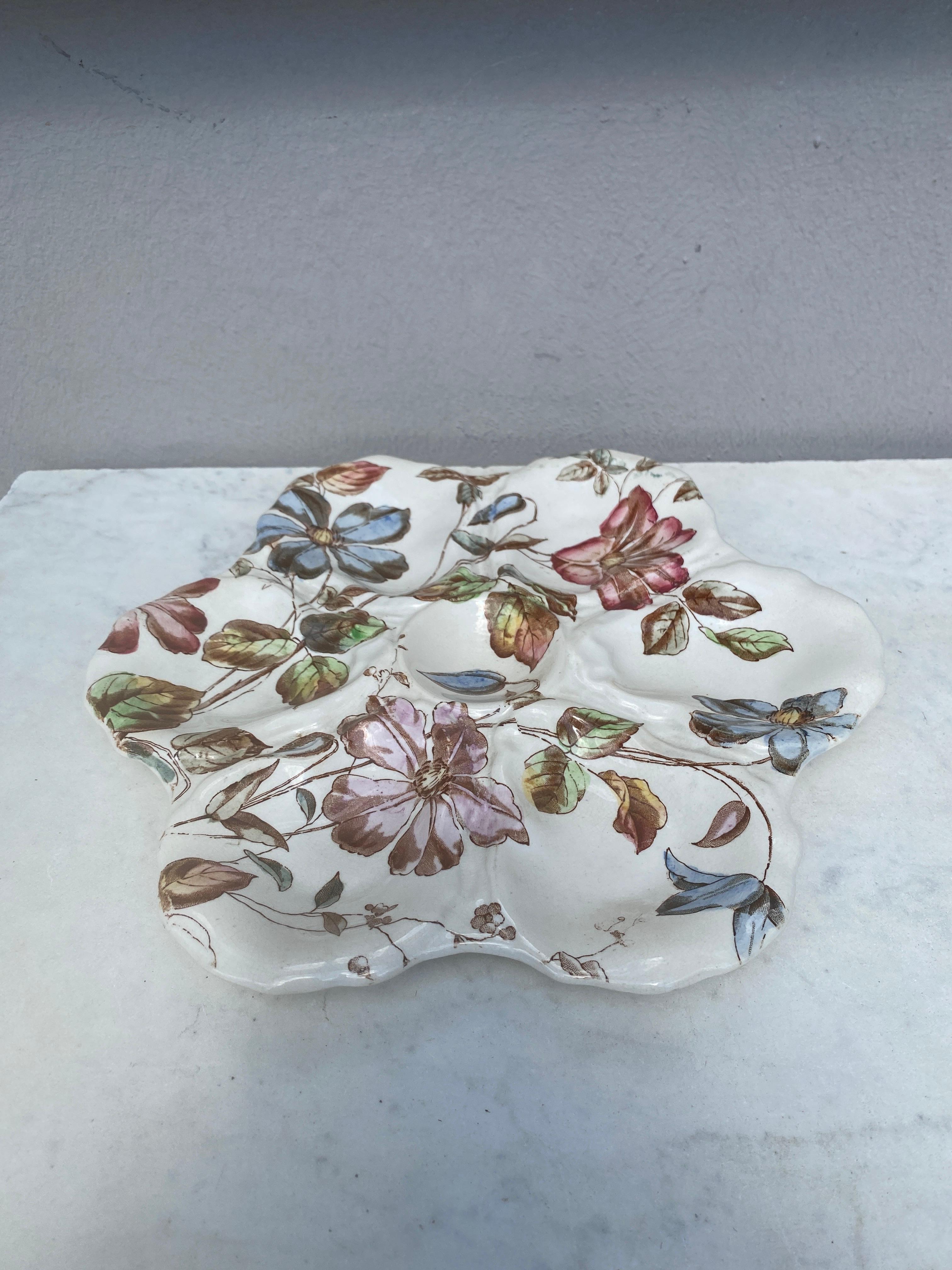 19th Century English Oyster Plate with Flowers Adderley In Good Condition For Sale In Austin, TX