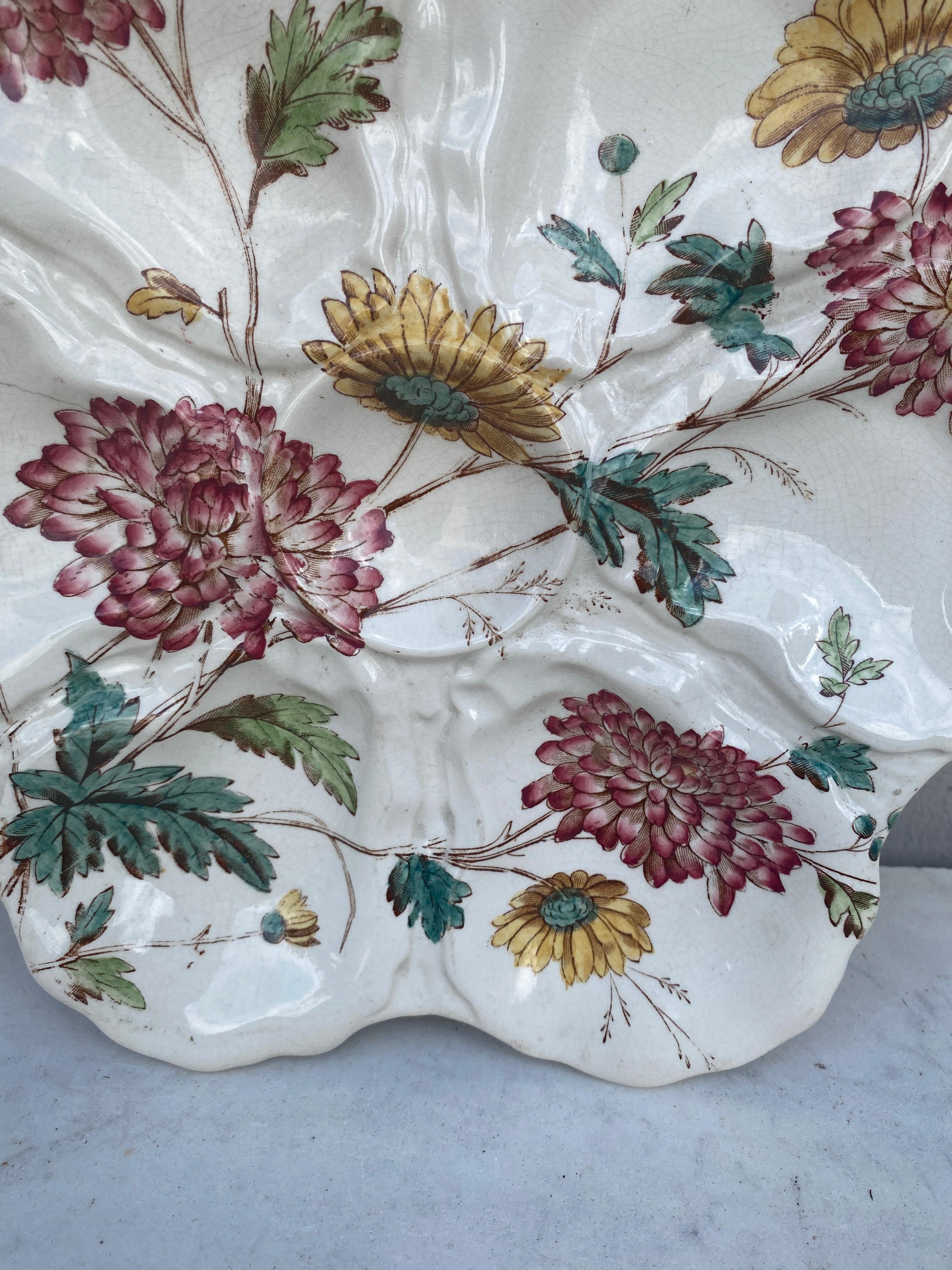 19th Century English Oyster Plate with Flowers Adderley For Sale 1