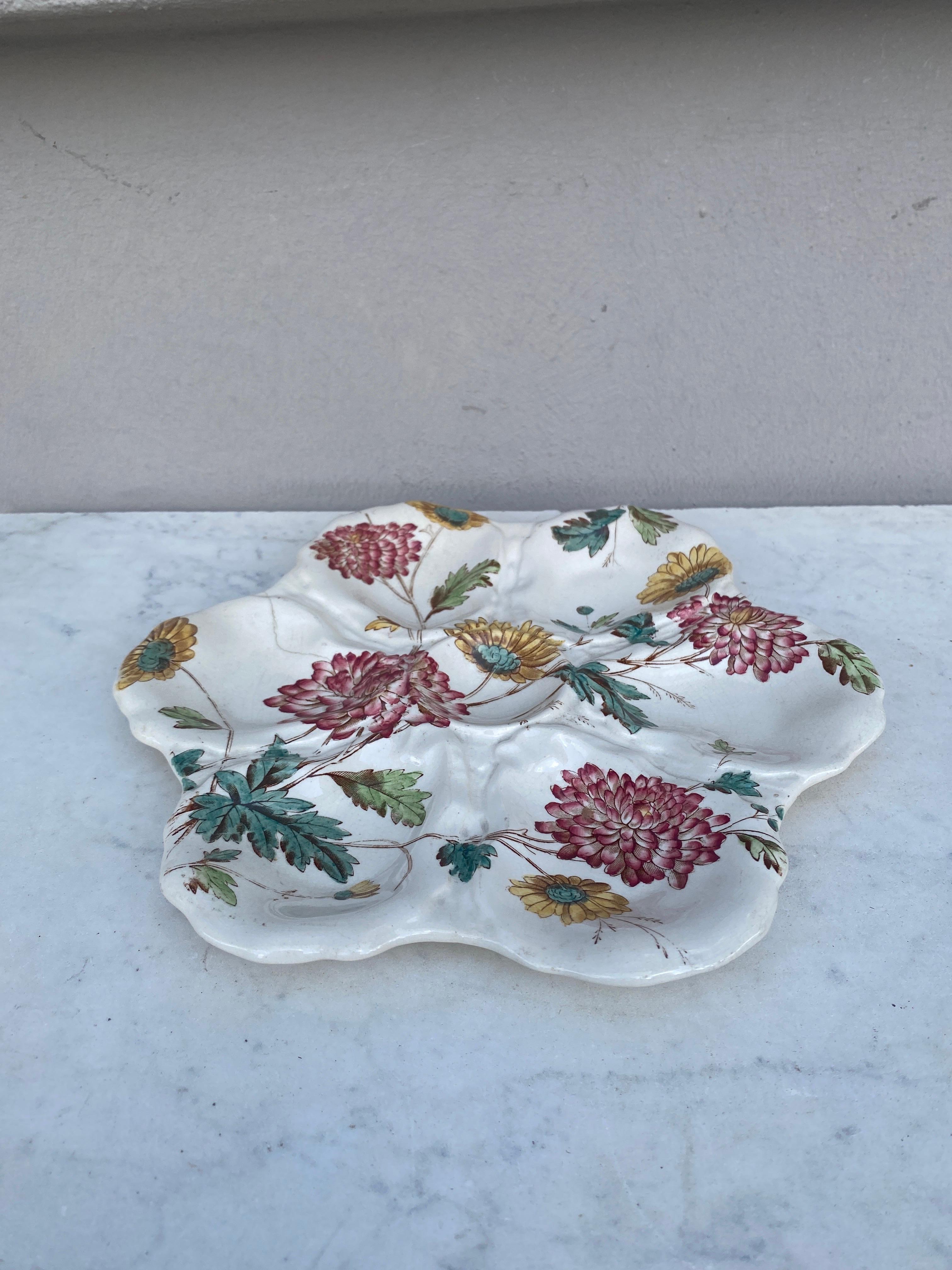 19th Century English Oyster Plate with Flowers Adderley For Sale 2