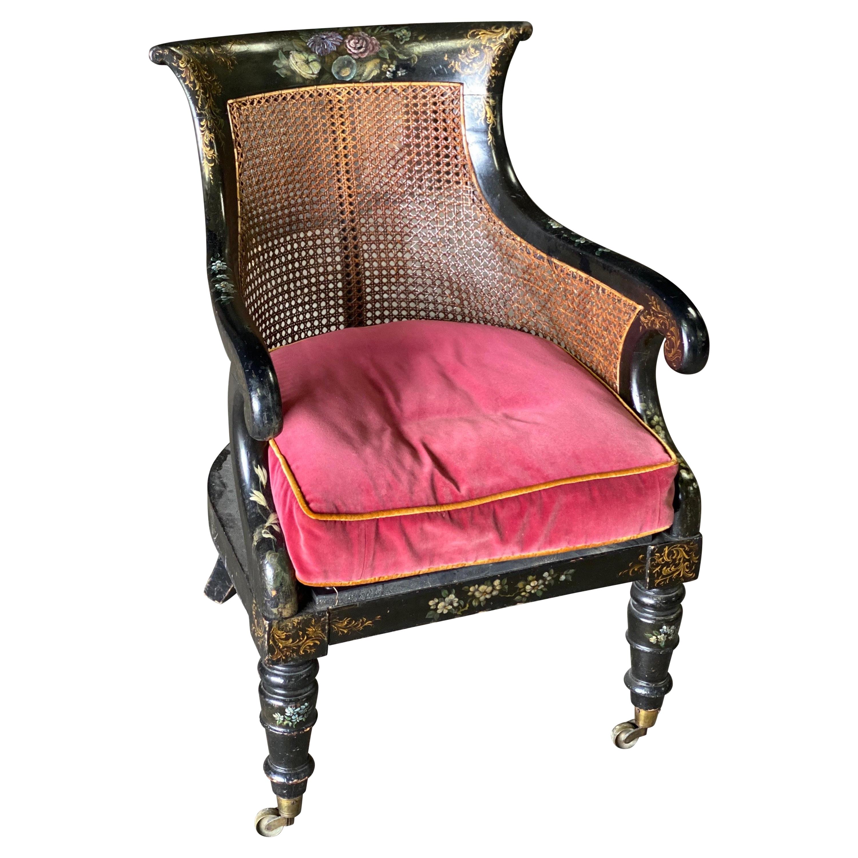 Fauteuil de bibliothèque canné décoré de peinture anglaise du 19ème siècle