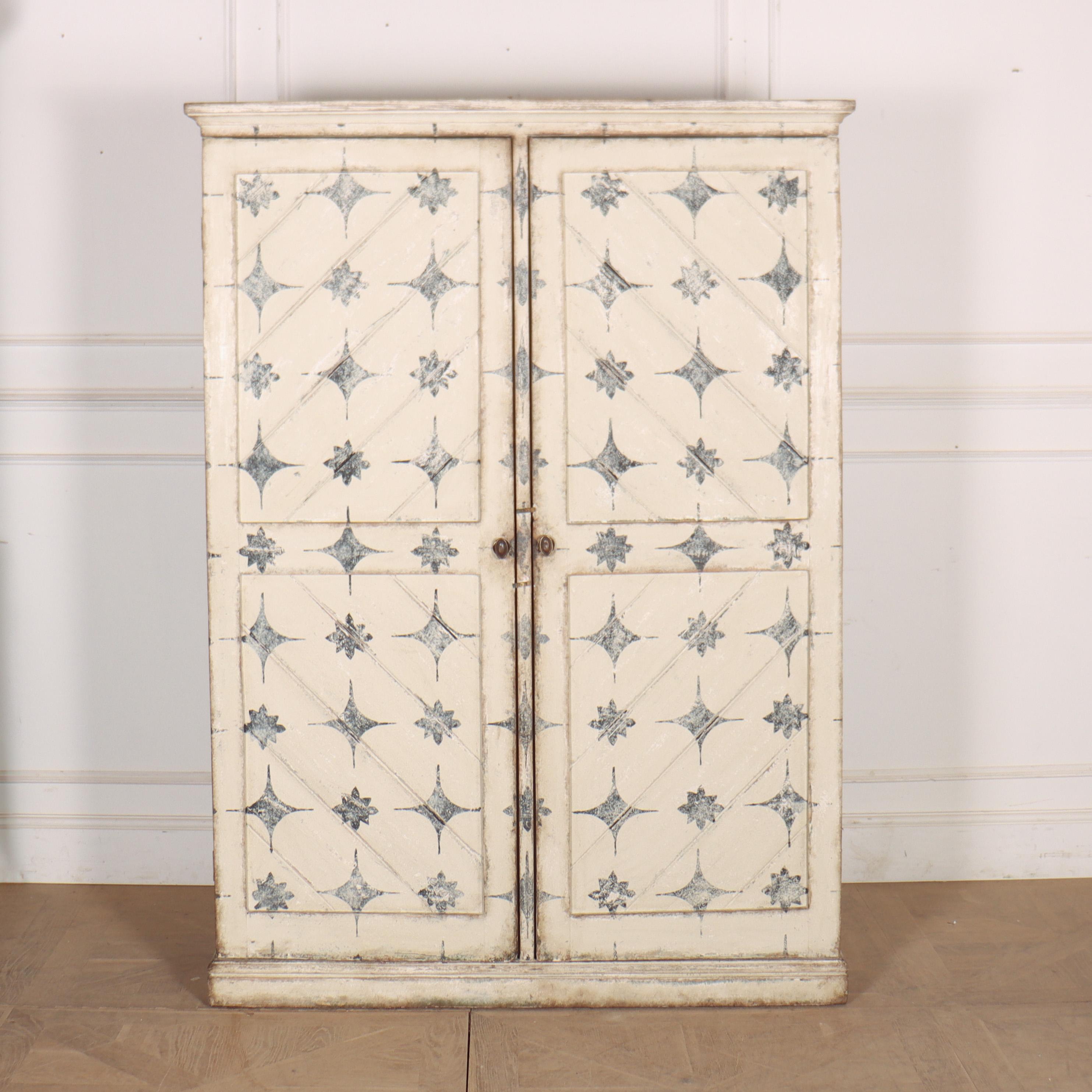 

19th C English painted two door linen cupboard with decorative paintwork. 1860

Internal depth - 11.5