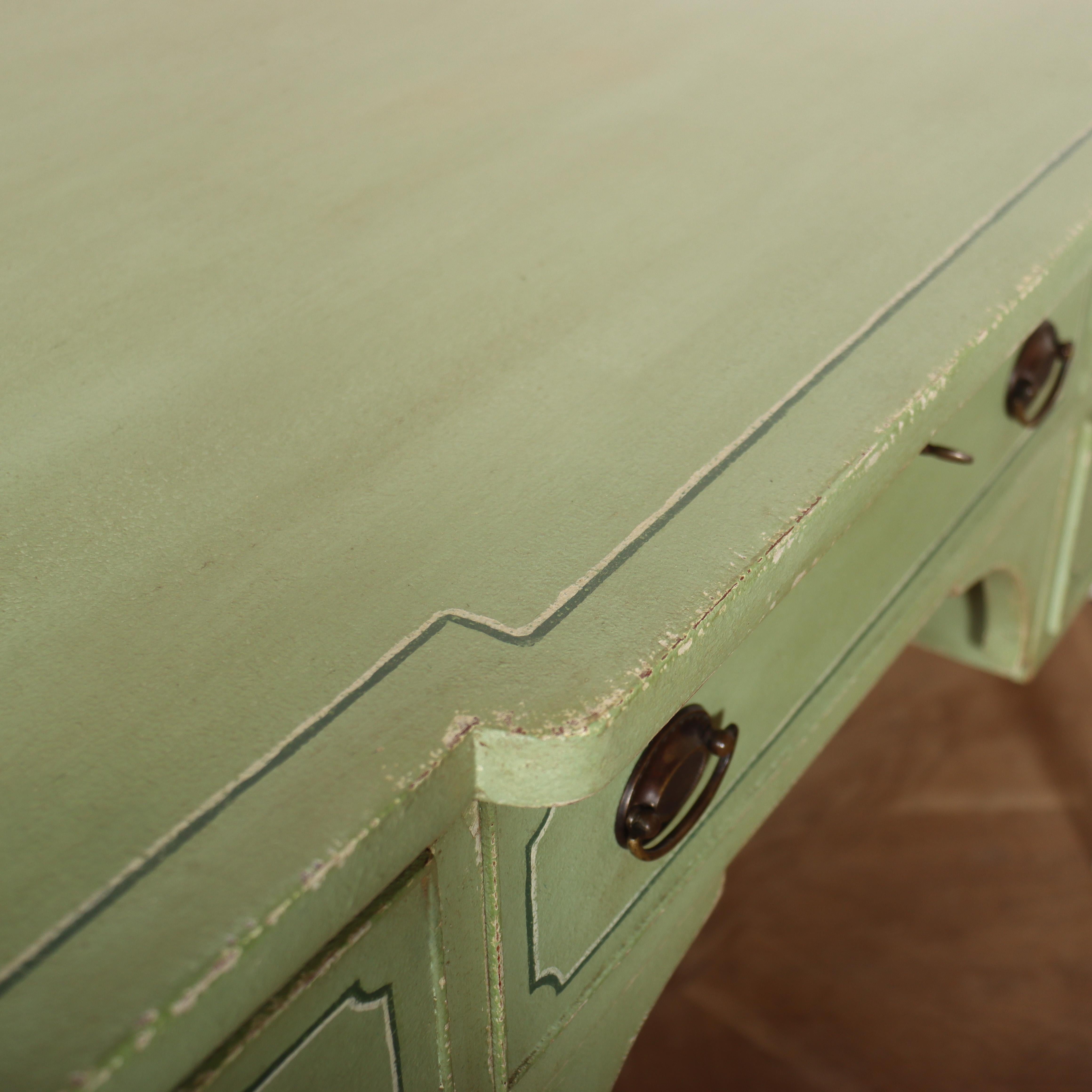 Tavolo da scrittura dipinto inglese del XIX secolo in vendita 6