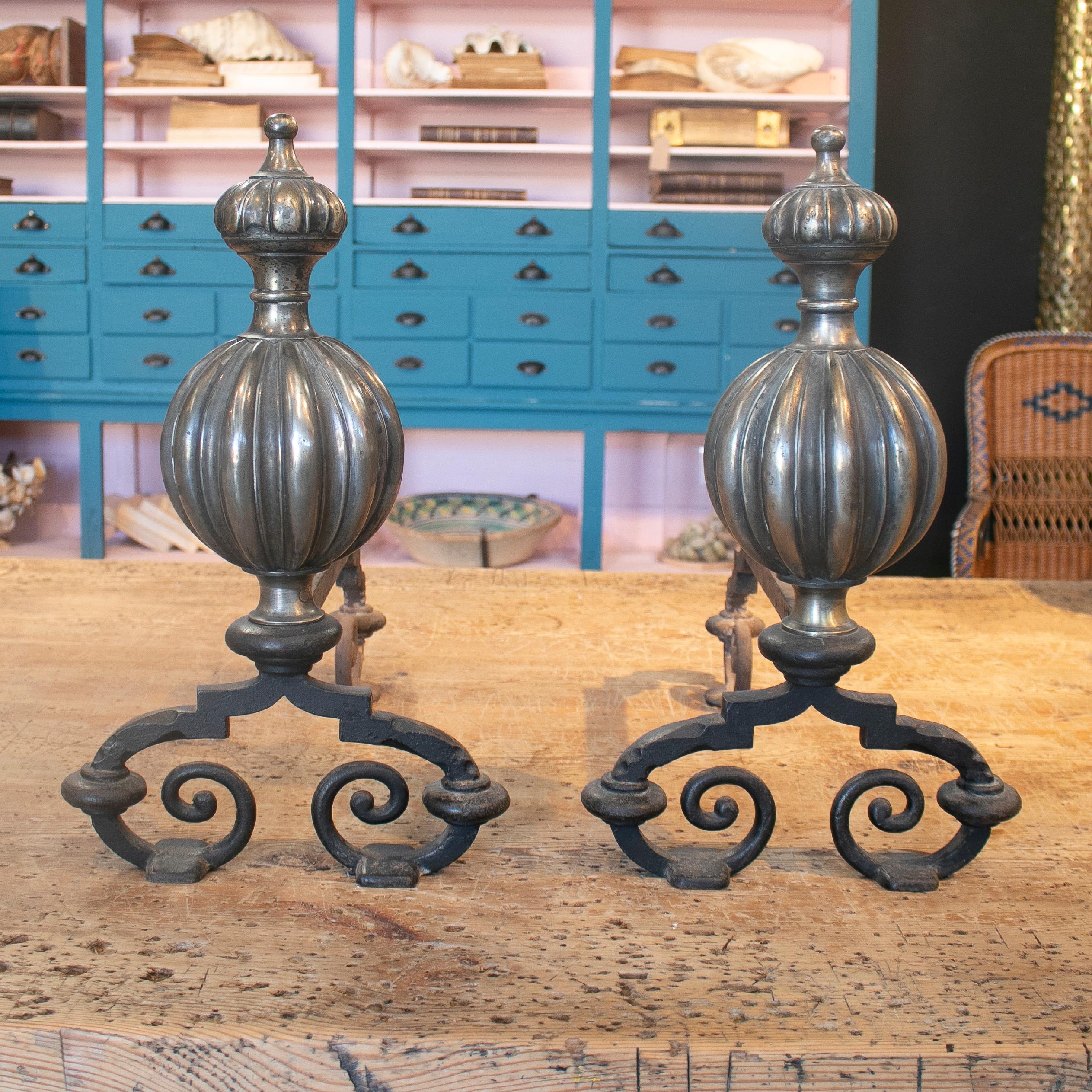 European 19th Century English Pair of Bronze and Iron Fireplace Andiron Firedogs For Sale