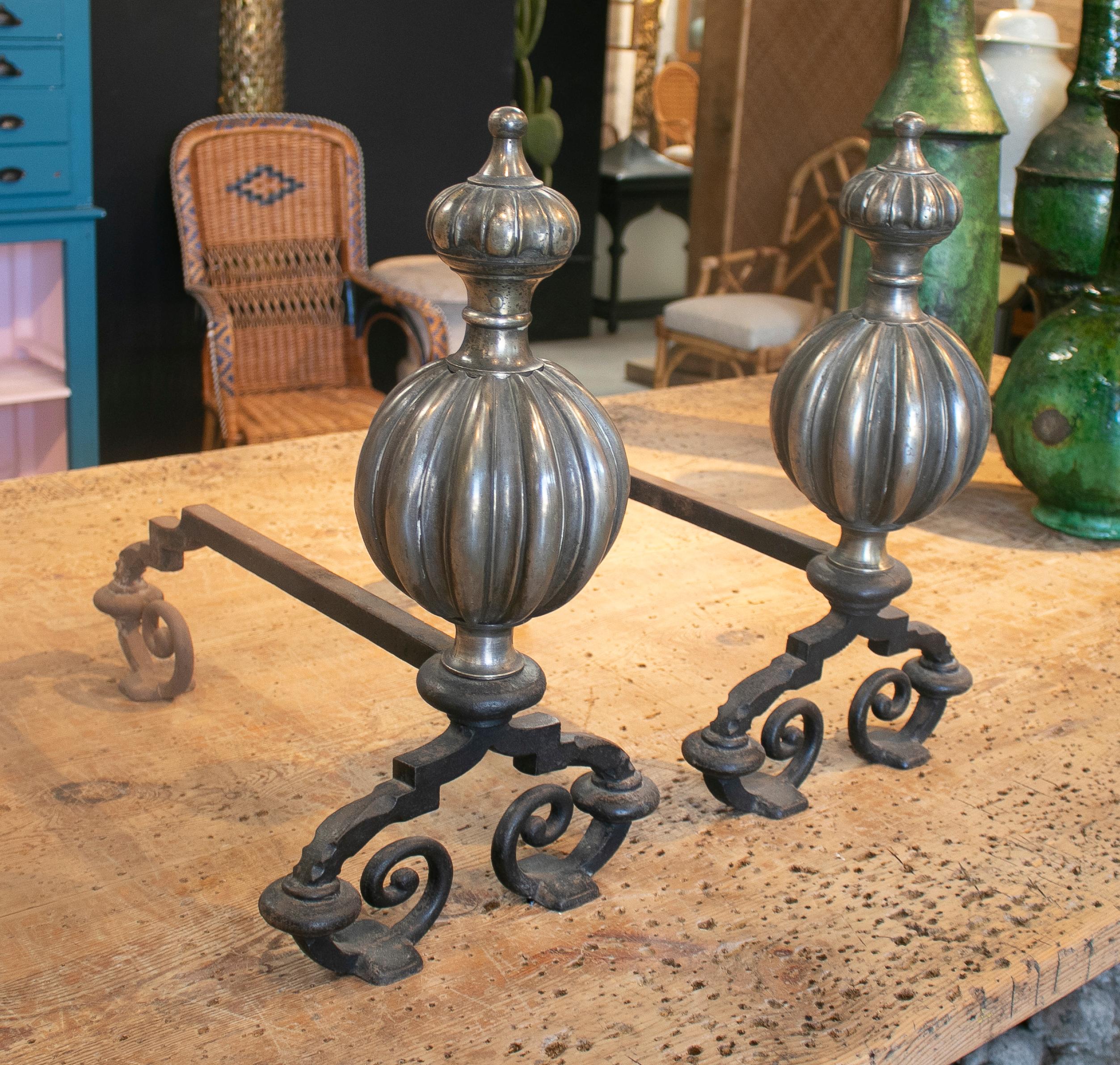 18th Century and Earlier 19th Century English Pair of Bronze and Iron Fireplace Andiron Firedogs For Sale
