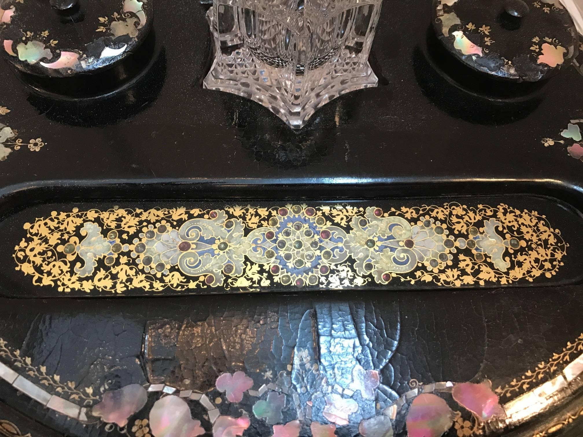 19th Century English Papier Mâché Inkstand with Inlaid Mother of Pearl Inlay 2