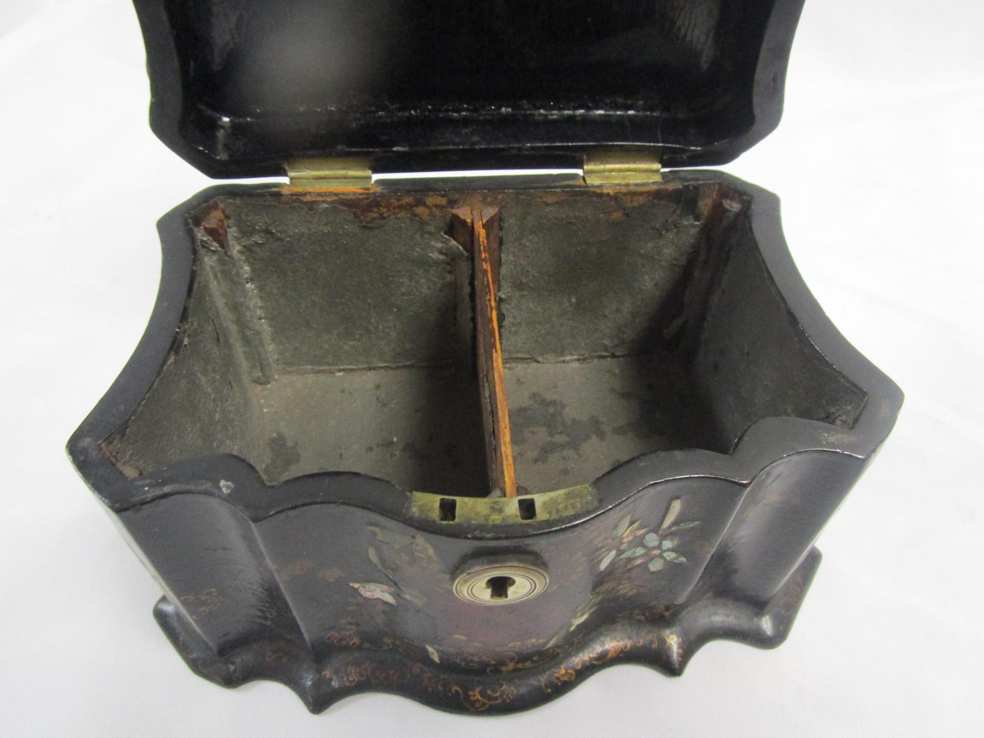 19th Century English Papier Mâché Tea Caddy with Abalone Inlay 6