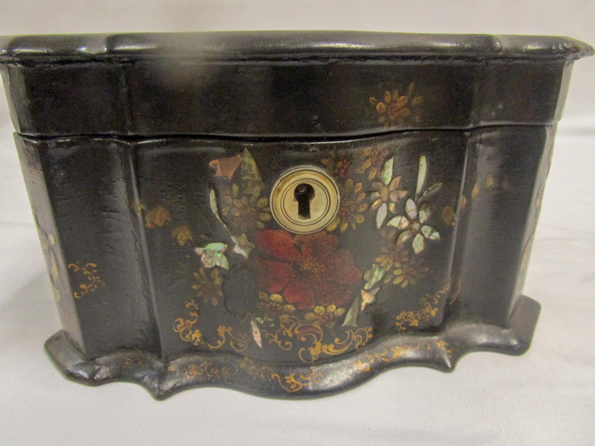 High Victorian 19th Century English Papier Mâché Tea Caddy with Abalone Inlay