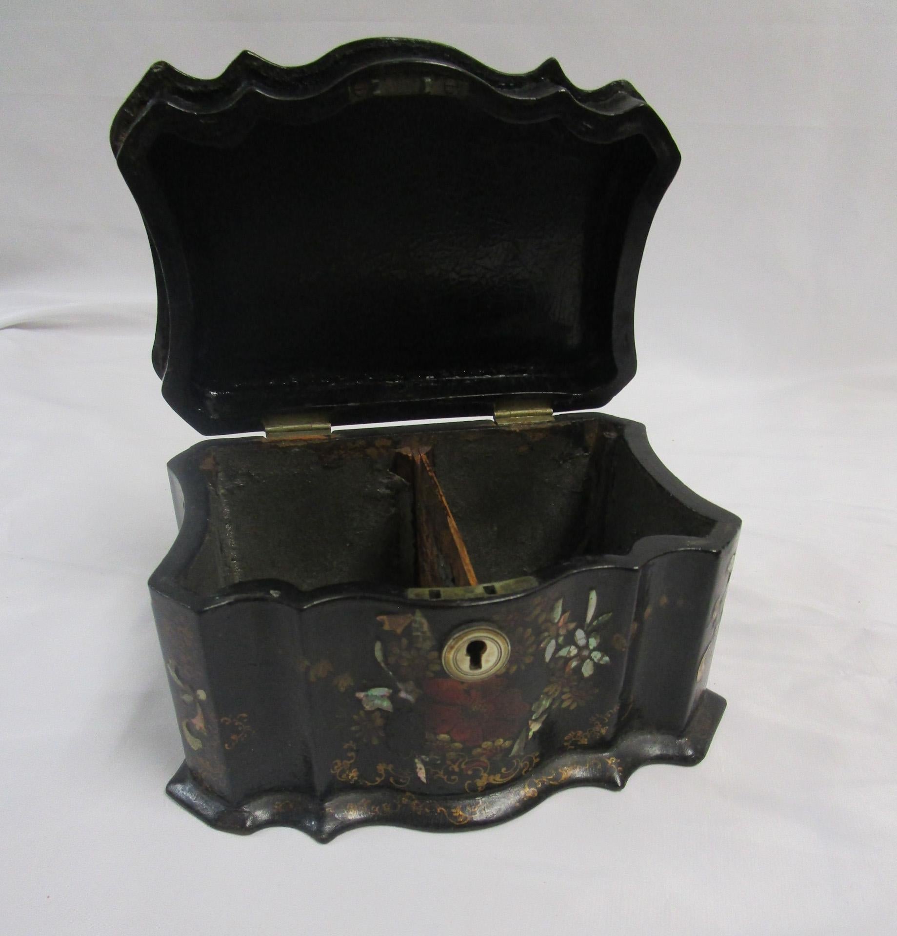 Mid-19th Century 19th Century English Papier Mâché Tea Caddy with Abalone Inlay