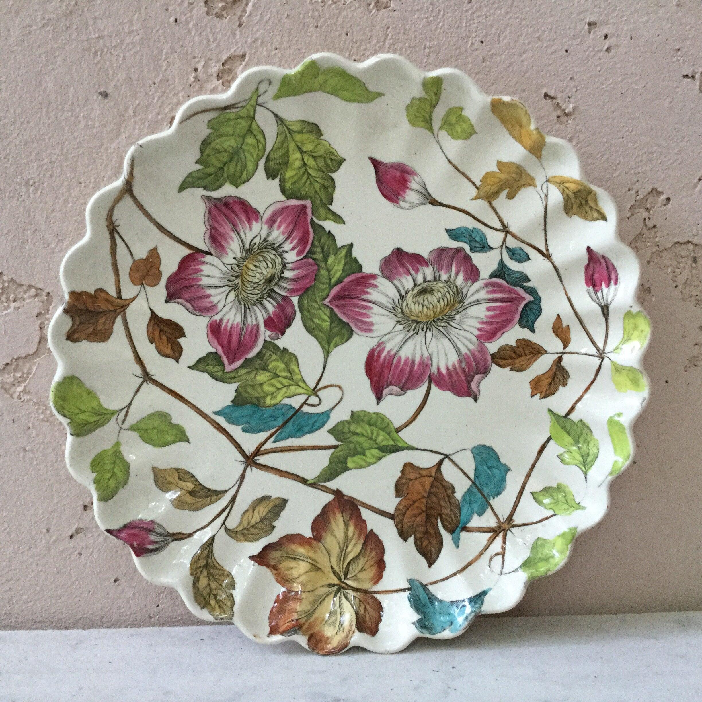 19th Century English Passiflora Plate  In Good Condition For Sale In Austin, TX