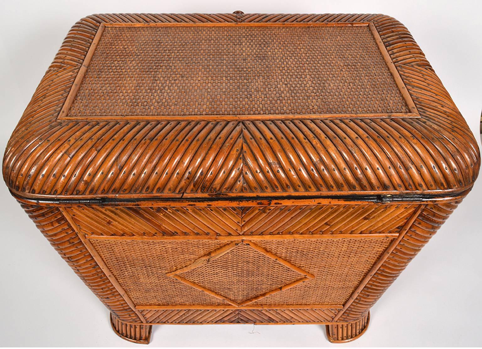 19th Century English Patterned Bamboo and Raffia Weave Covered Storage Box 6