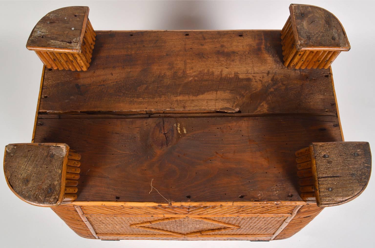 19th Century English Patterned Bamboo and Raffia Weave Covered Storage Box 7