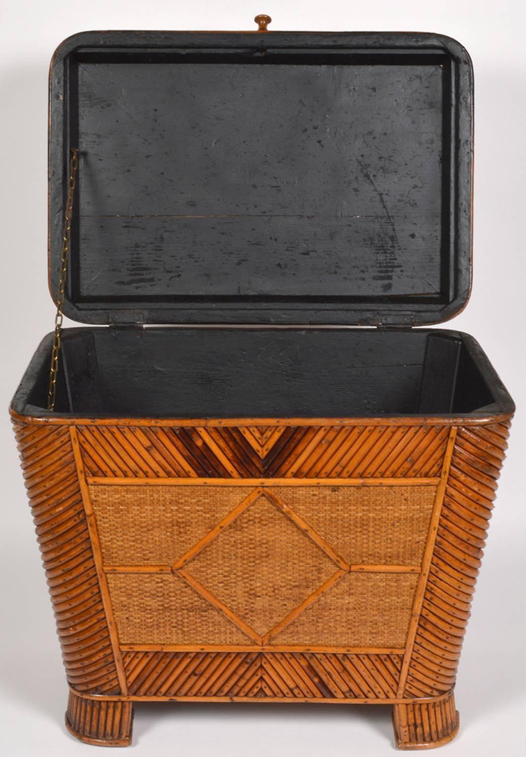 19th Century English Patterned Bamboo and Raffia Weave Covered Storage Box In Good Condition In Ft. Lauderdale, FL