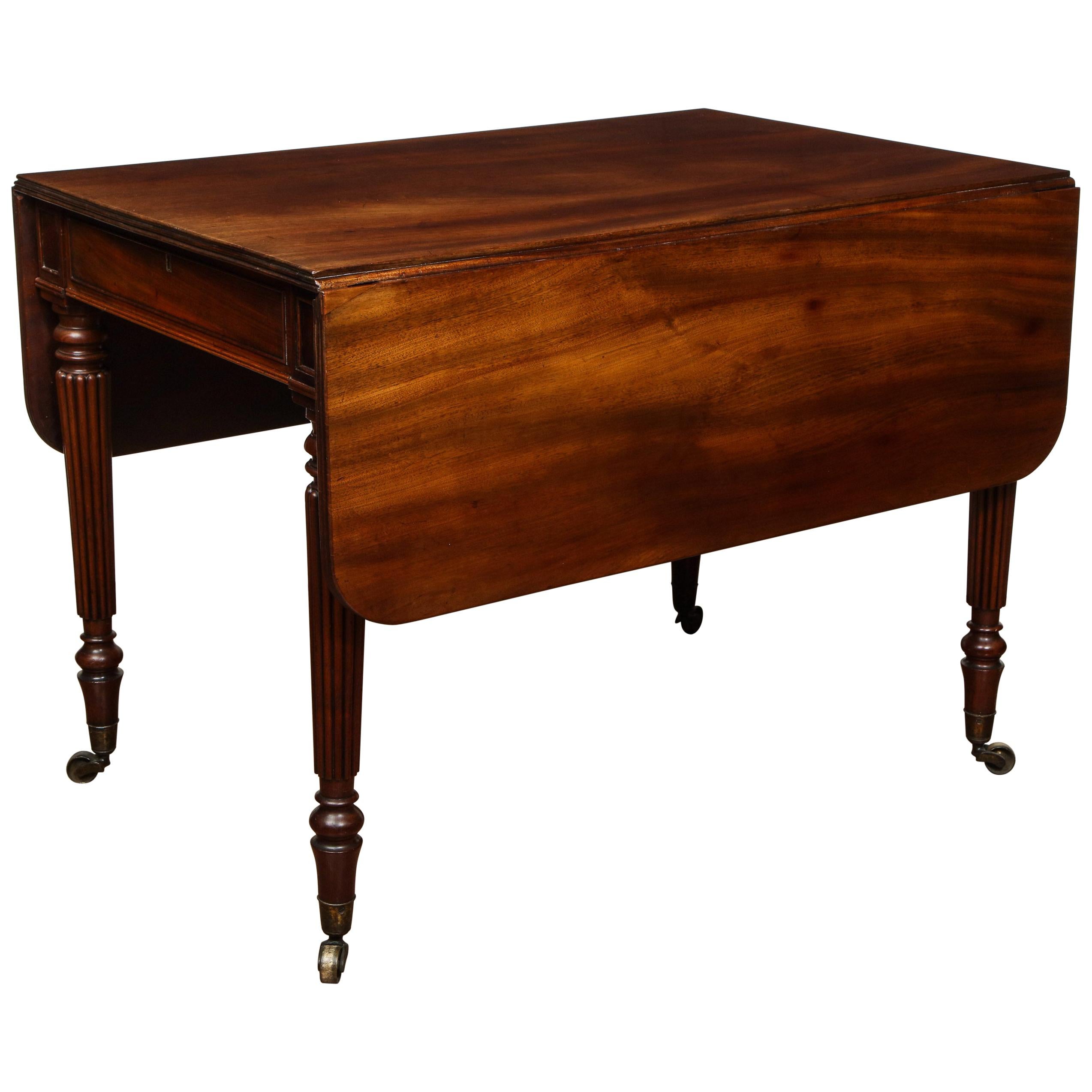 19th Century English Pembroke Table with One Drawer in Mahogany