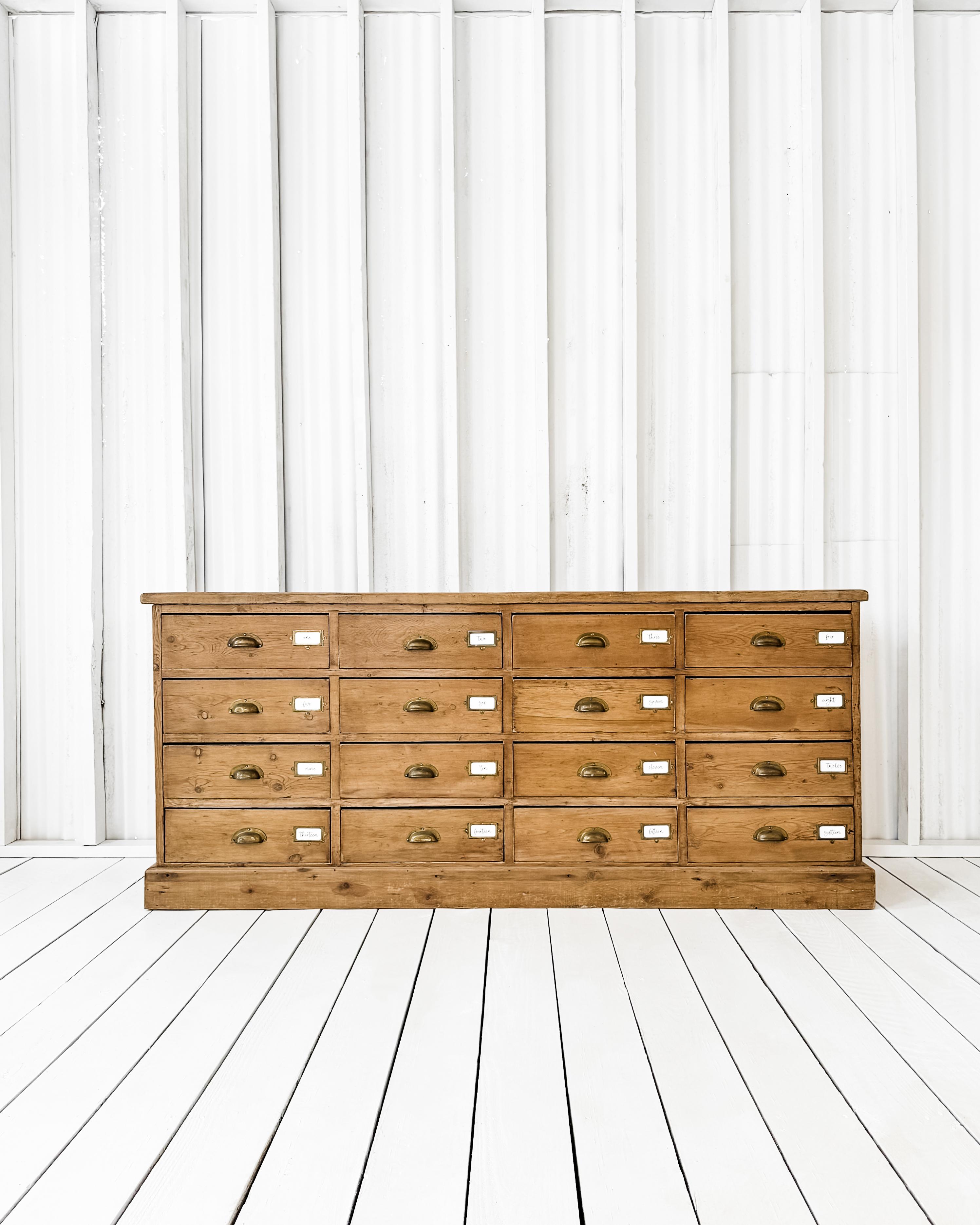 19th Century English Pine 16-Drawer Sorting Cabinet In Good Condition In Mckinney, TX