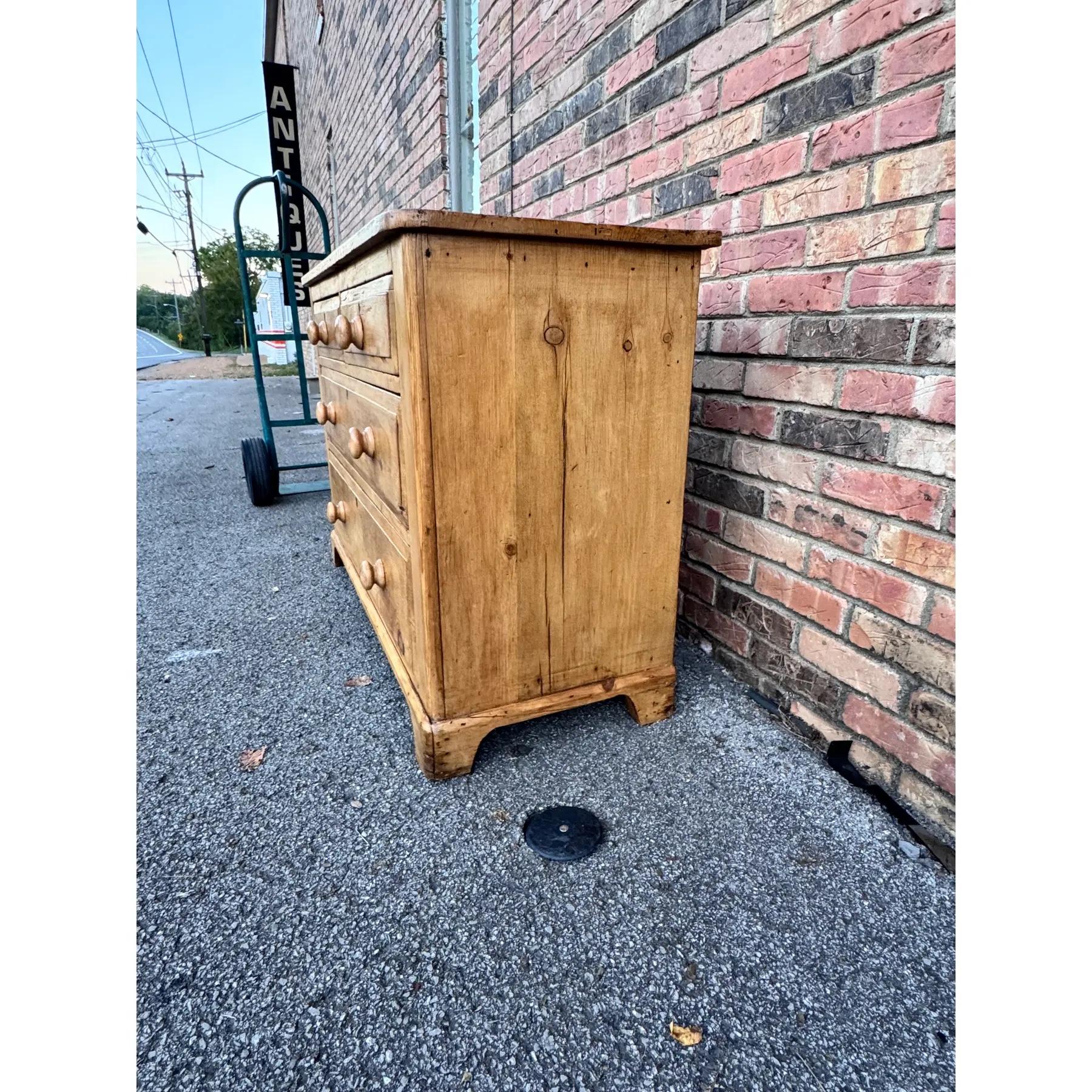 19th Century English Pine Chest Drawers For Sale 1