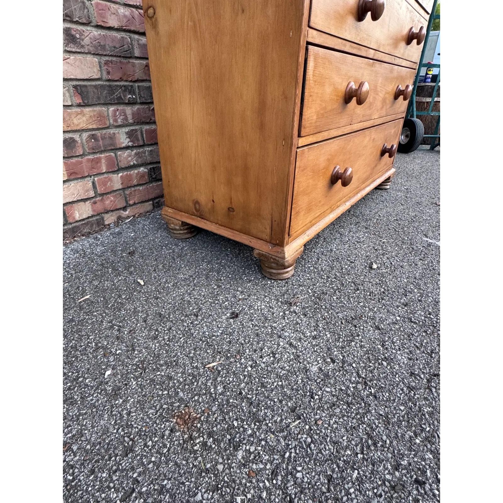 Fine XIX secolo 19th Century English Pine Chest Drawers in vendita