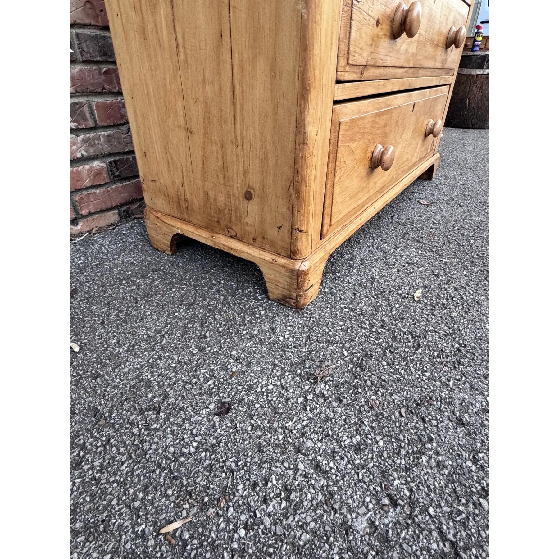 19th Century English Pine Chest Drawers For Sale 5
