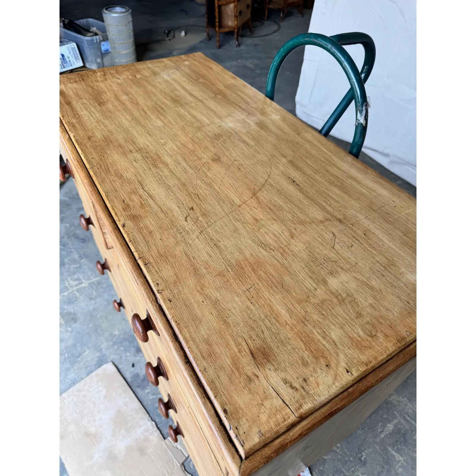 19th Century English Pine Chest of Drawers For Sale 5
