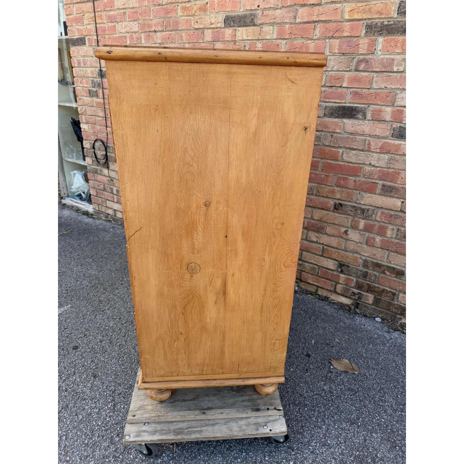 19th Century English Pine Chest of Drawers For Sale 5