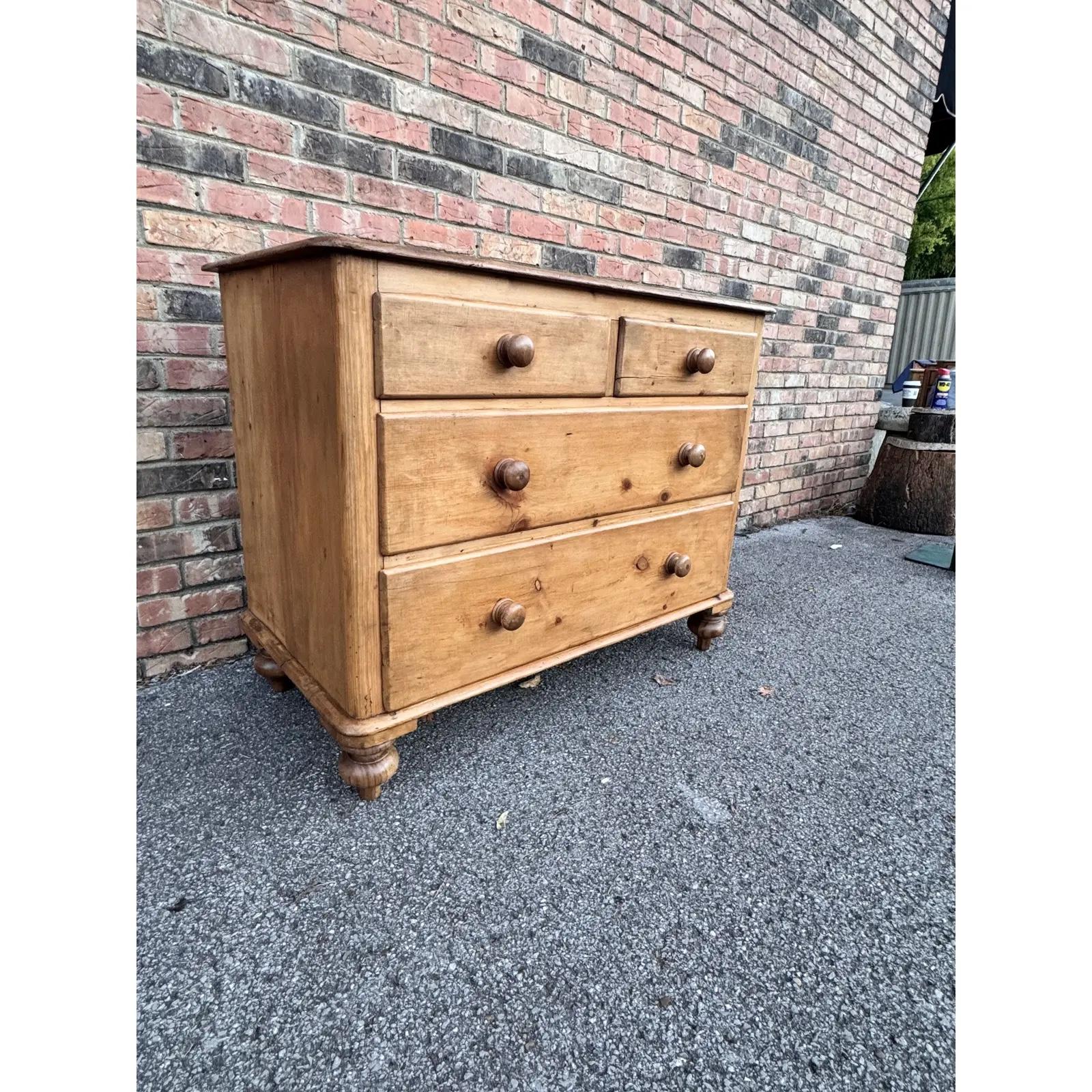 19th Century English Pine Chest of Drawers For Sale 7