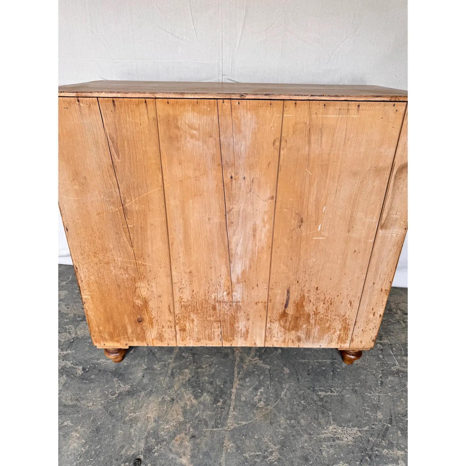 19th Century English Pine Chest of Drawers For Sale 6