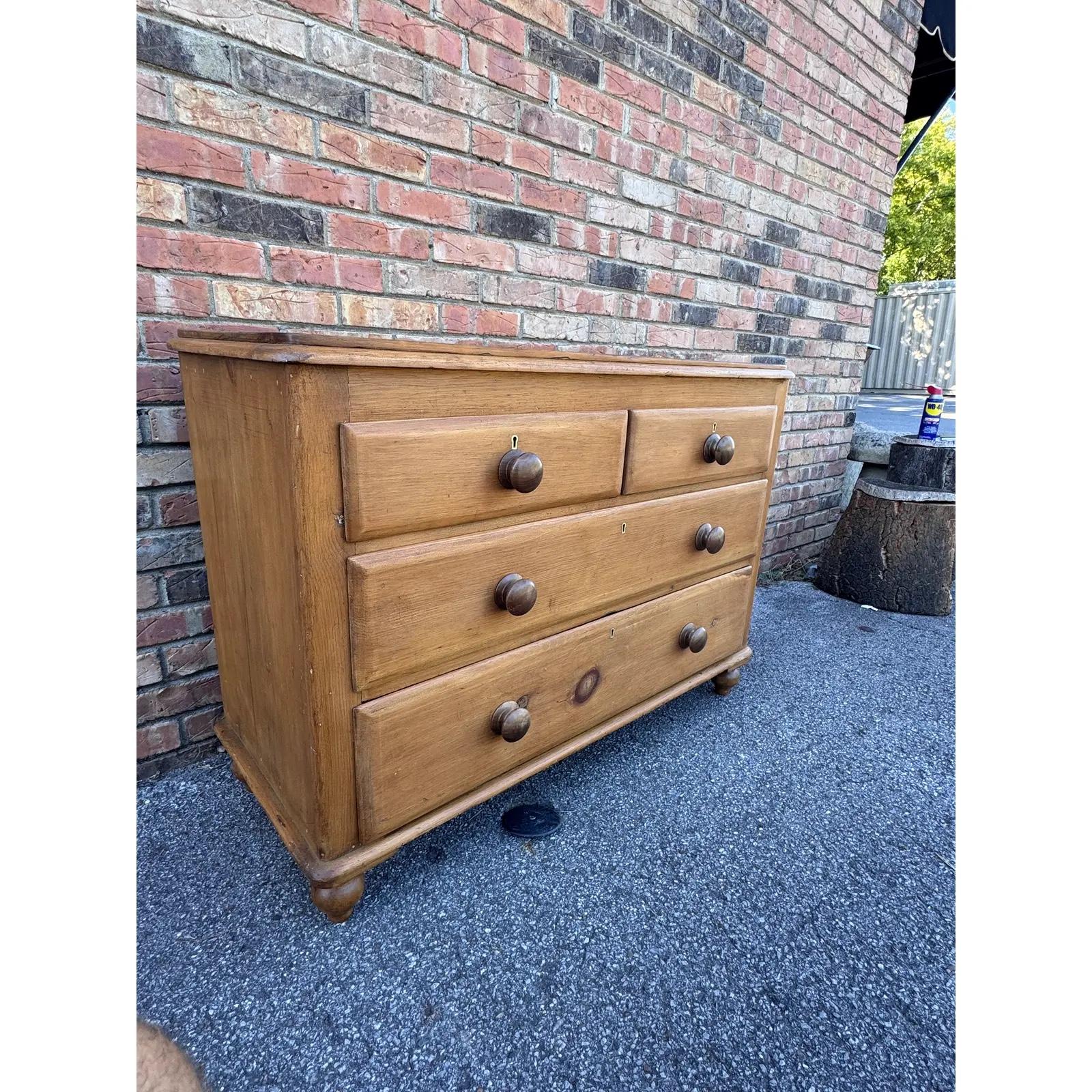 19th Century English Pine Chest of Drawers For Sale 7