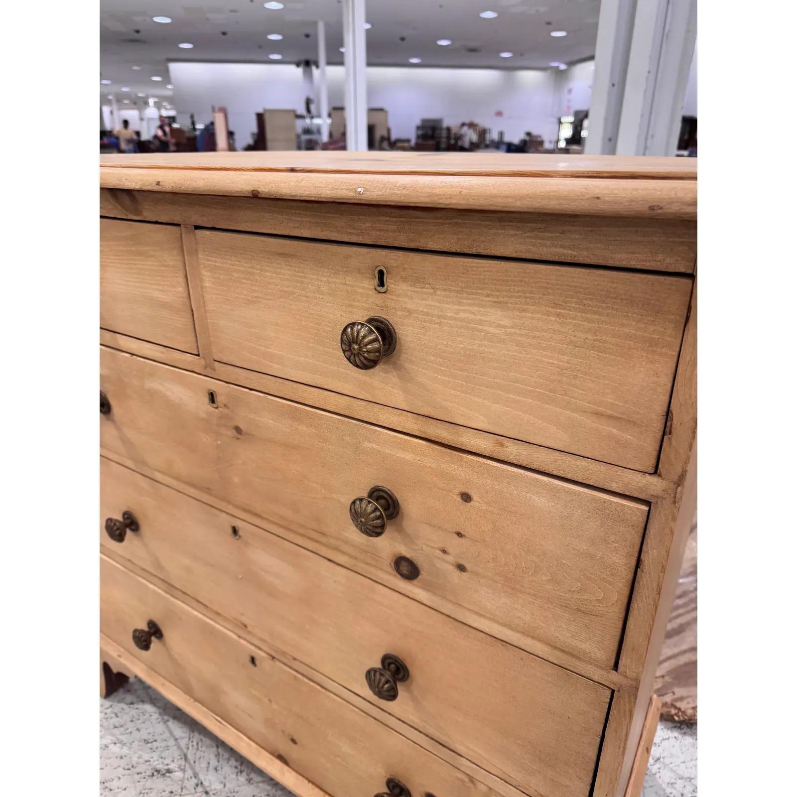 Cassettiera in pino inglese del XIX secolo in vendita 5