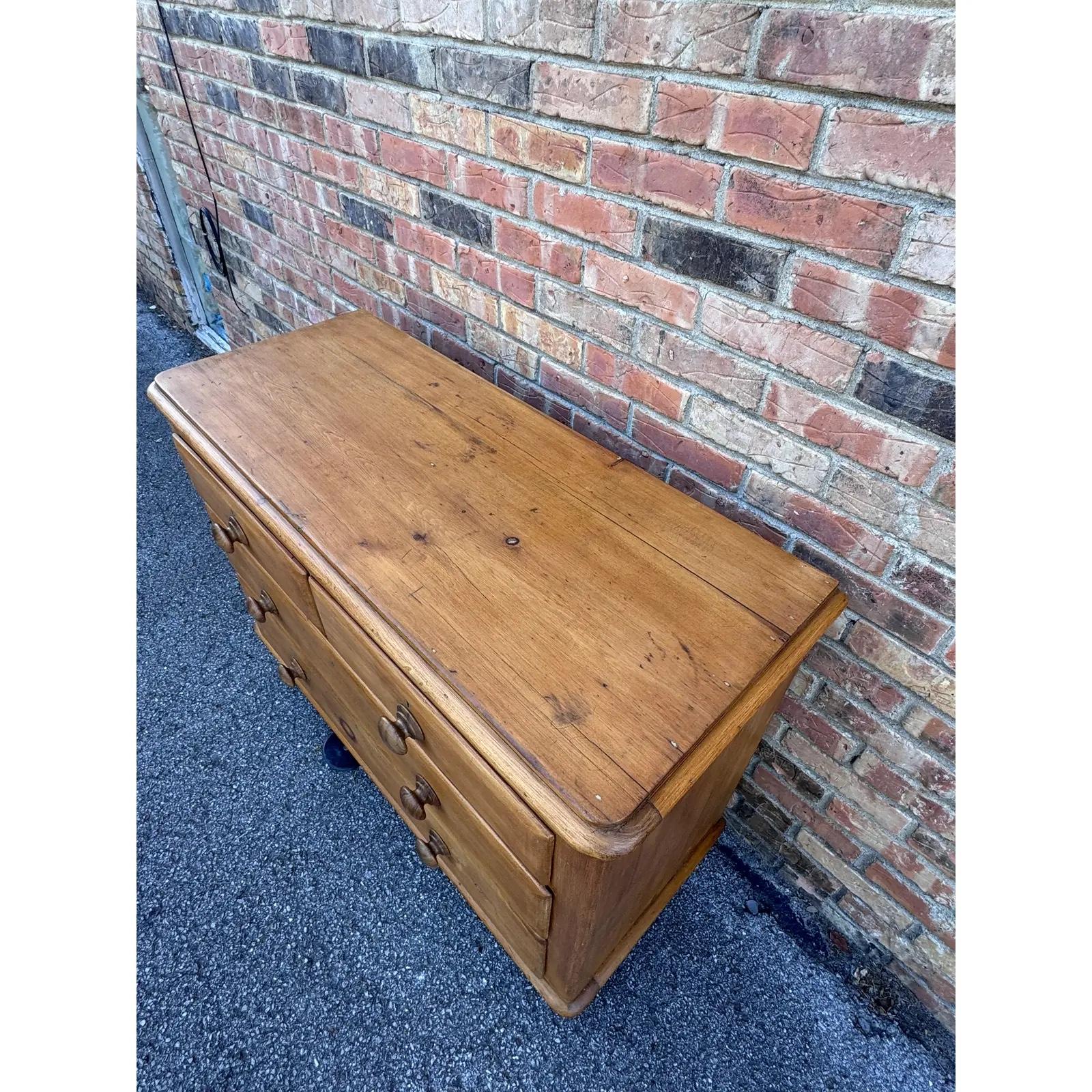 19th Century English Pine Chest of Drawers For Sale 8