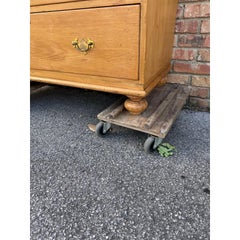 Commode en pin anglais du XIXe siècle