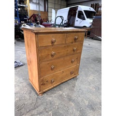 Commode en pin anglais du XIXe siècle